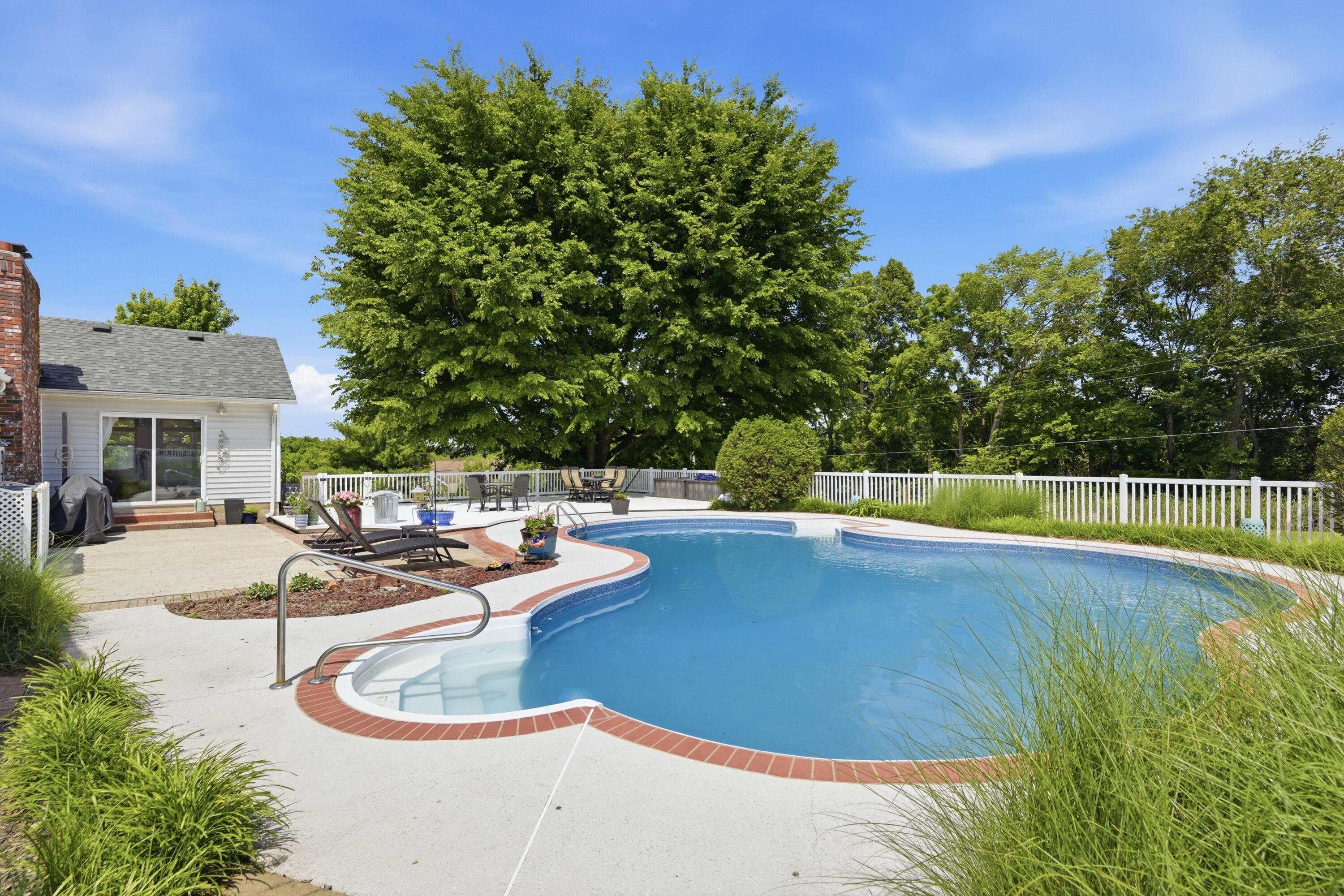 main property photo 70