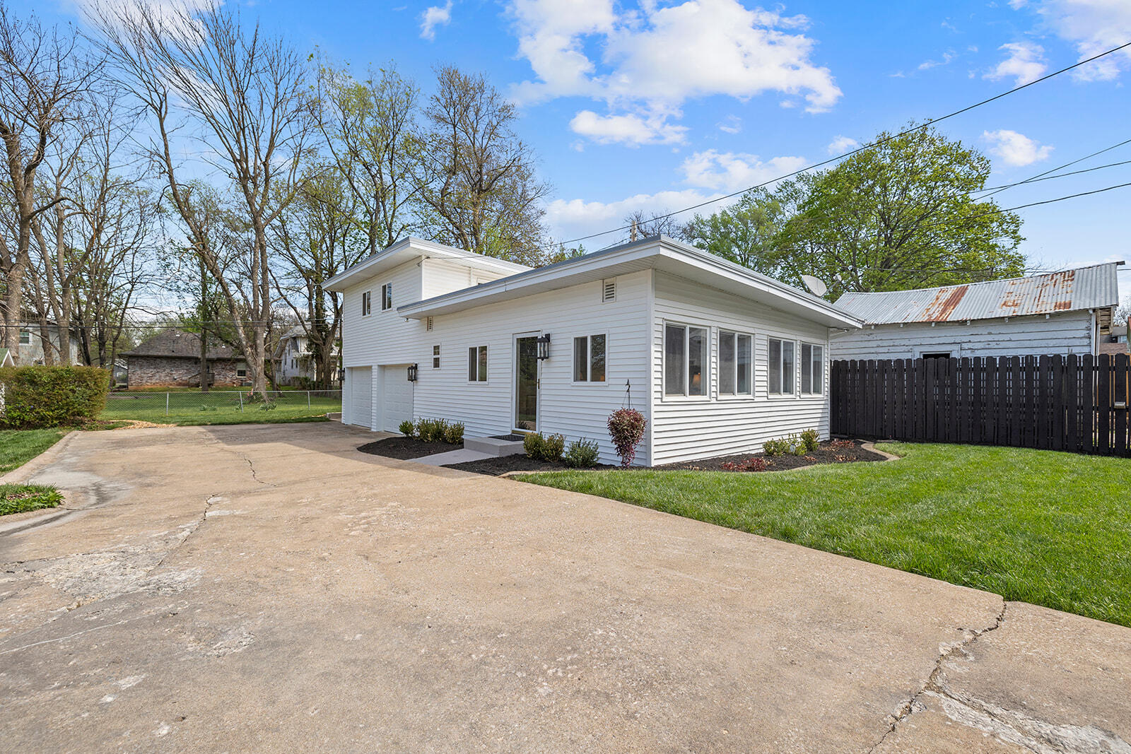 main property photo 59