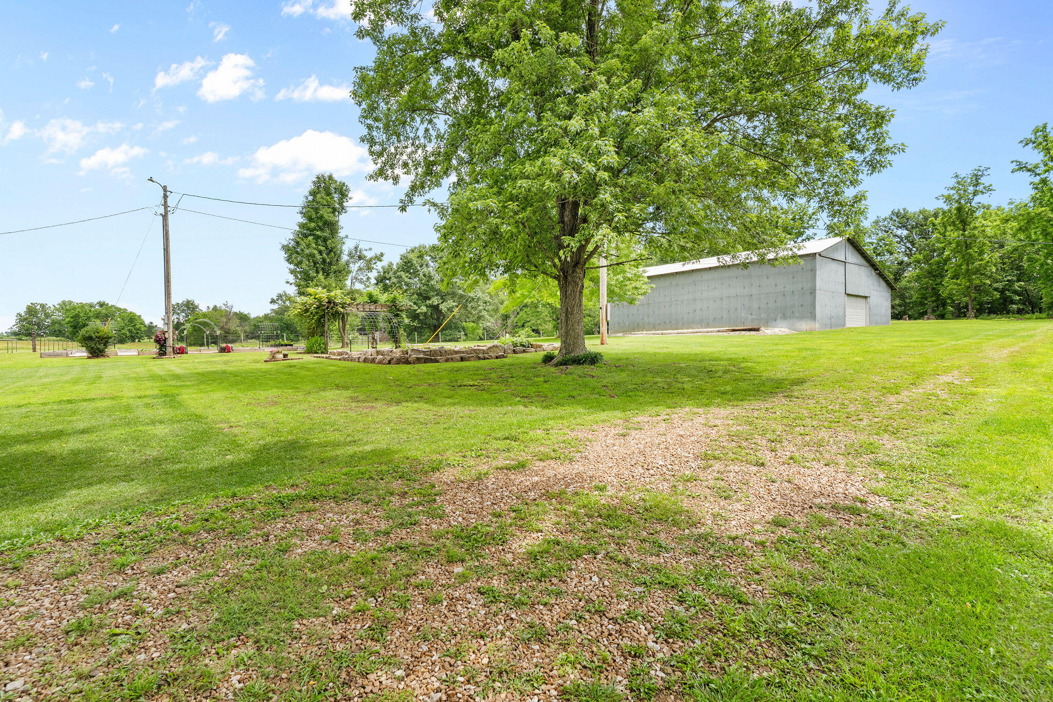 main property photo 33