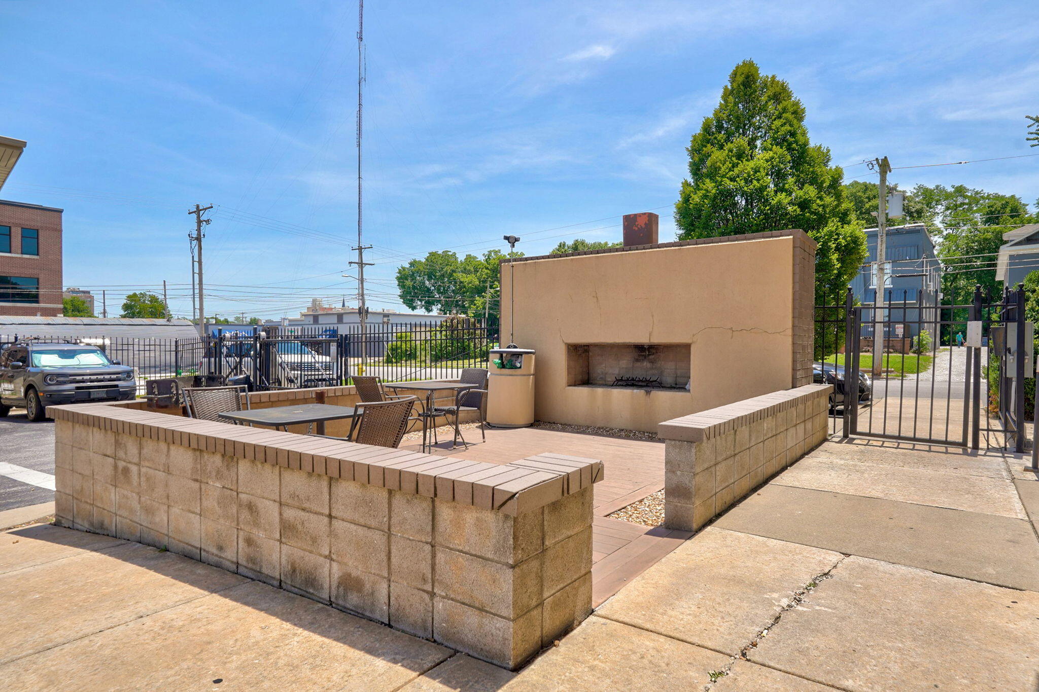 main property photo 23