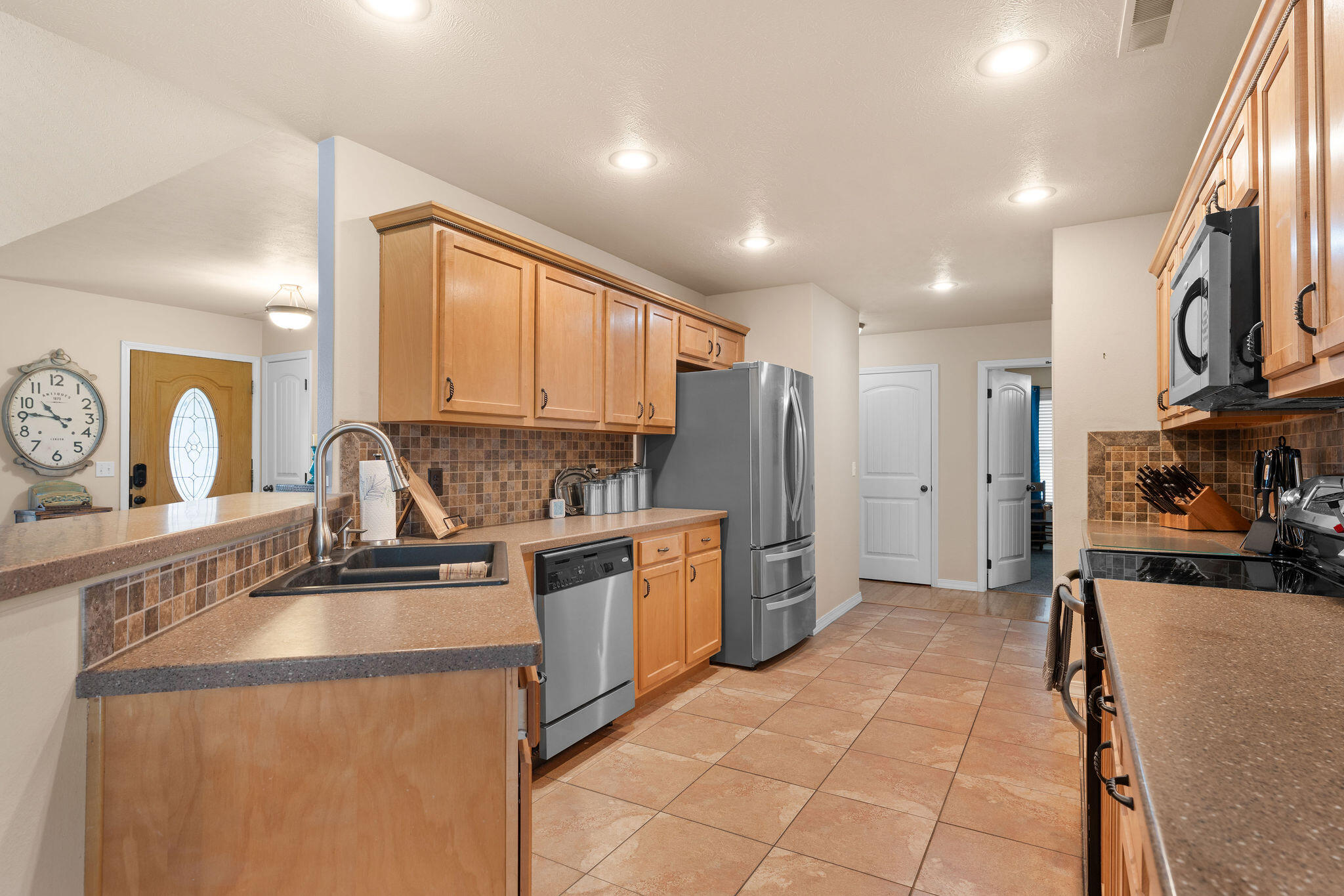 main property photo 18