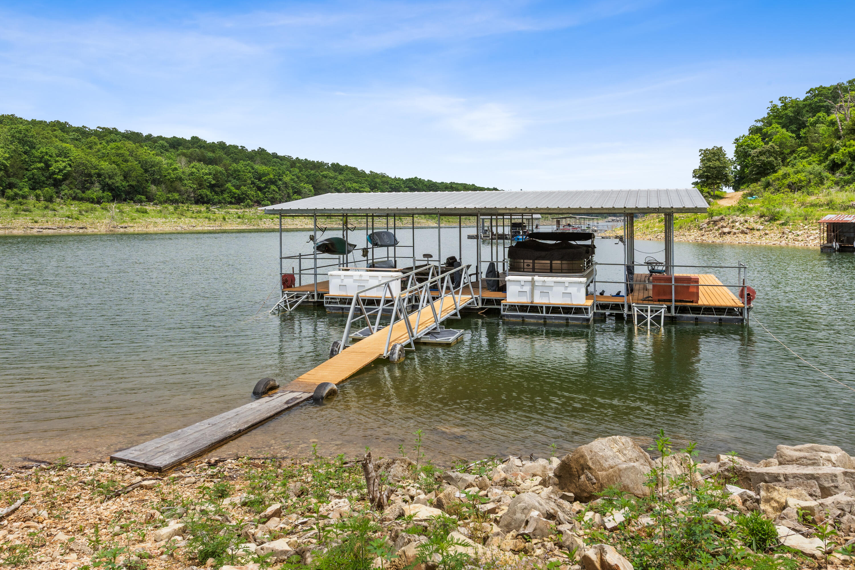main property photo 20