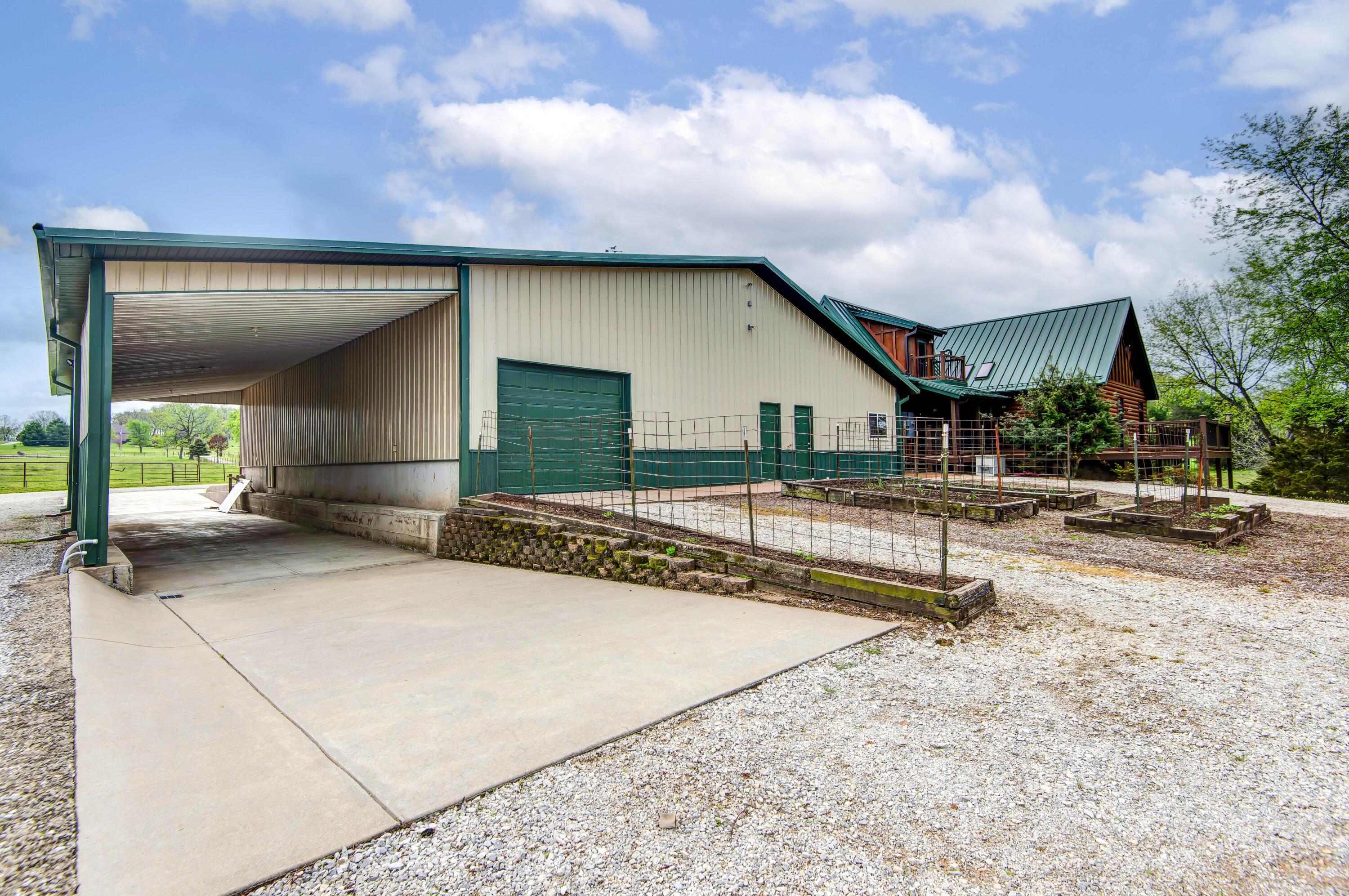 main property photo 78