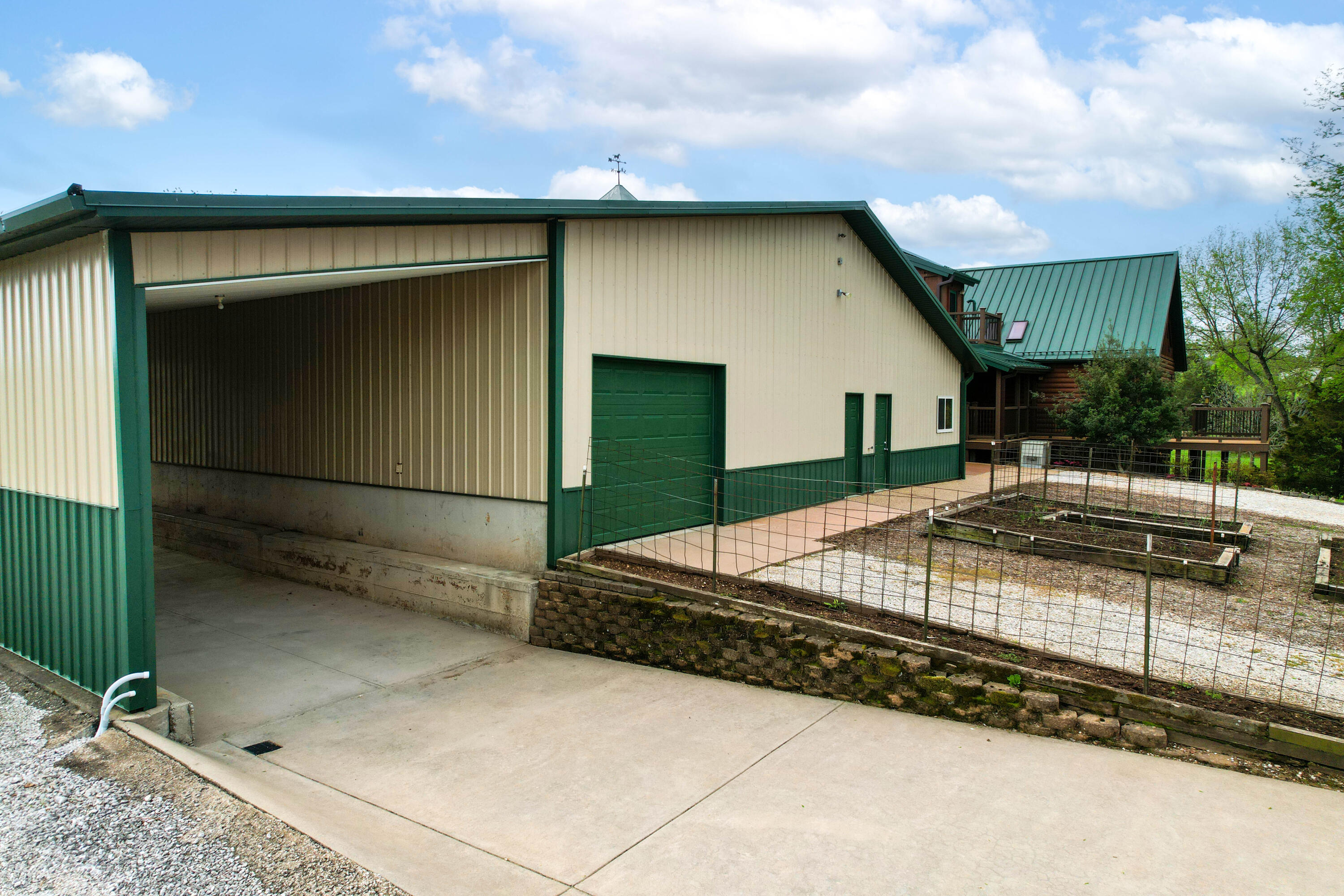 main property photo 79