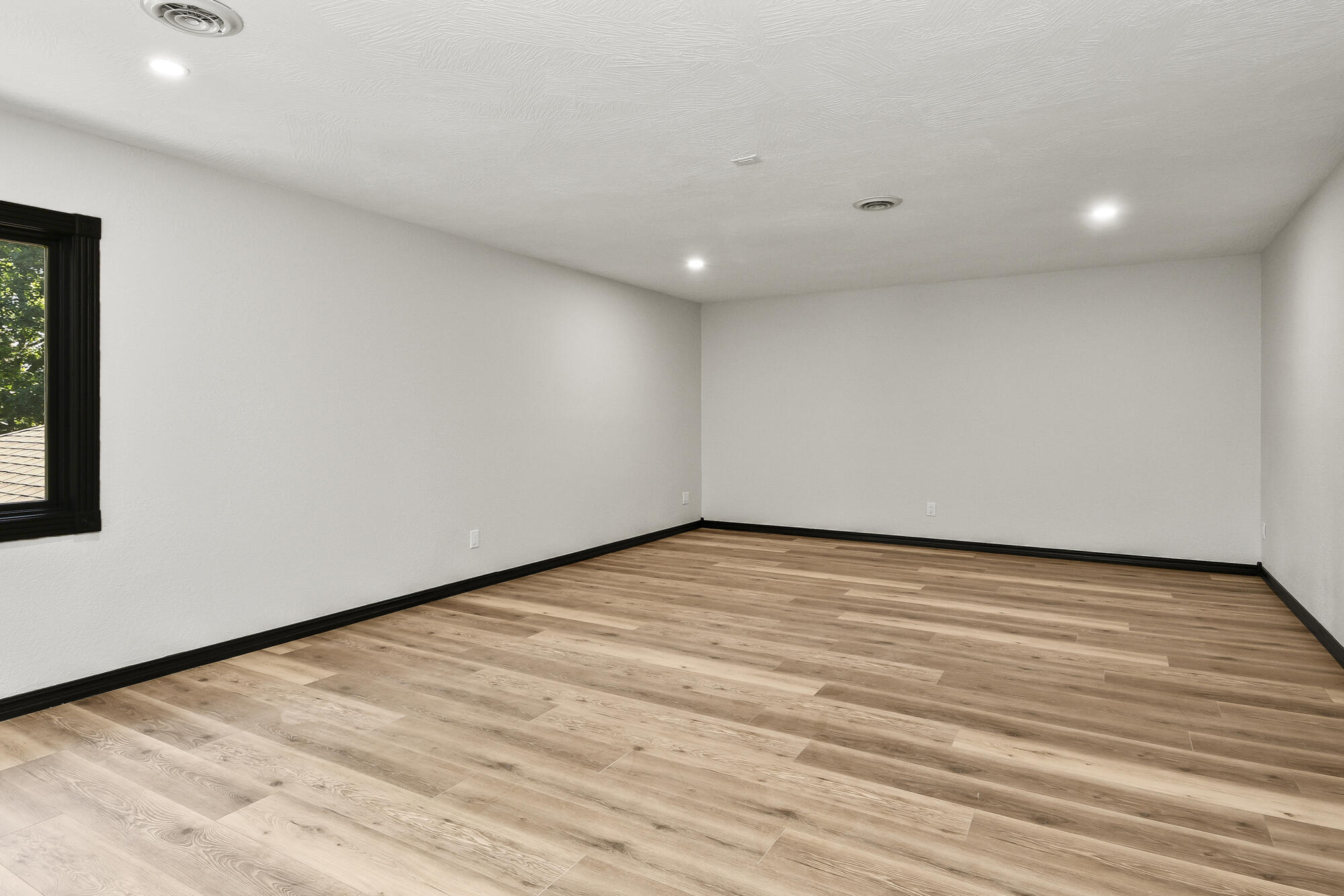 main property photo 73