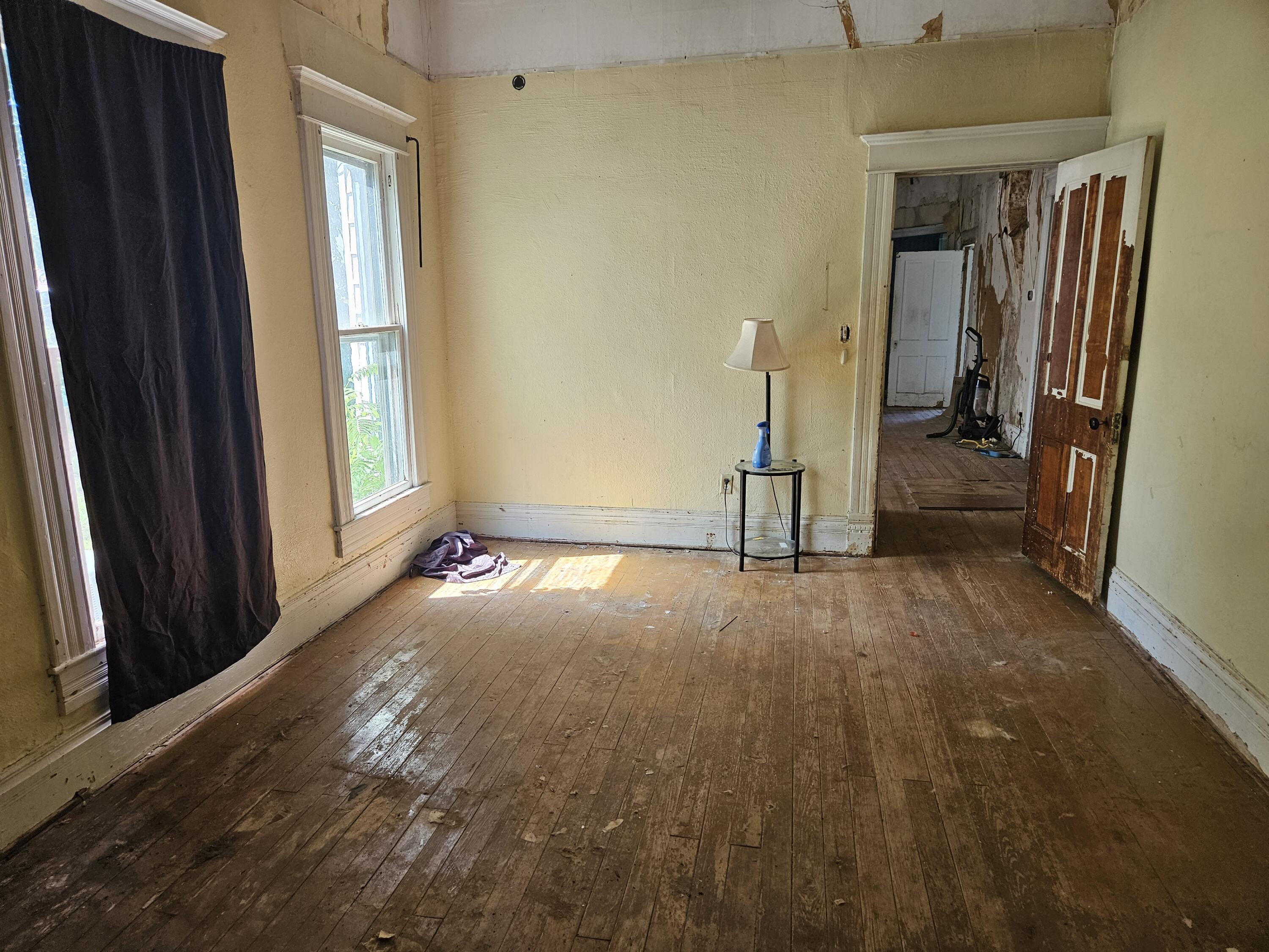 main property photo 9