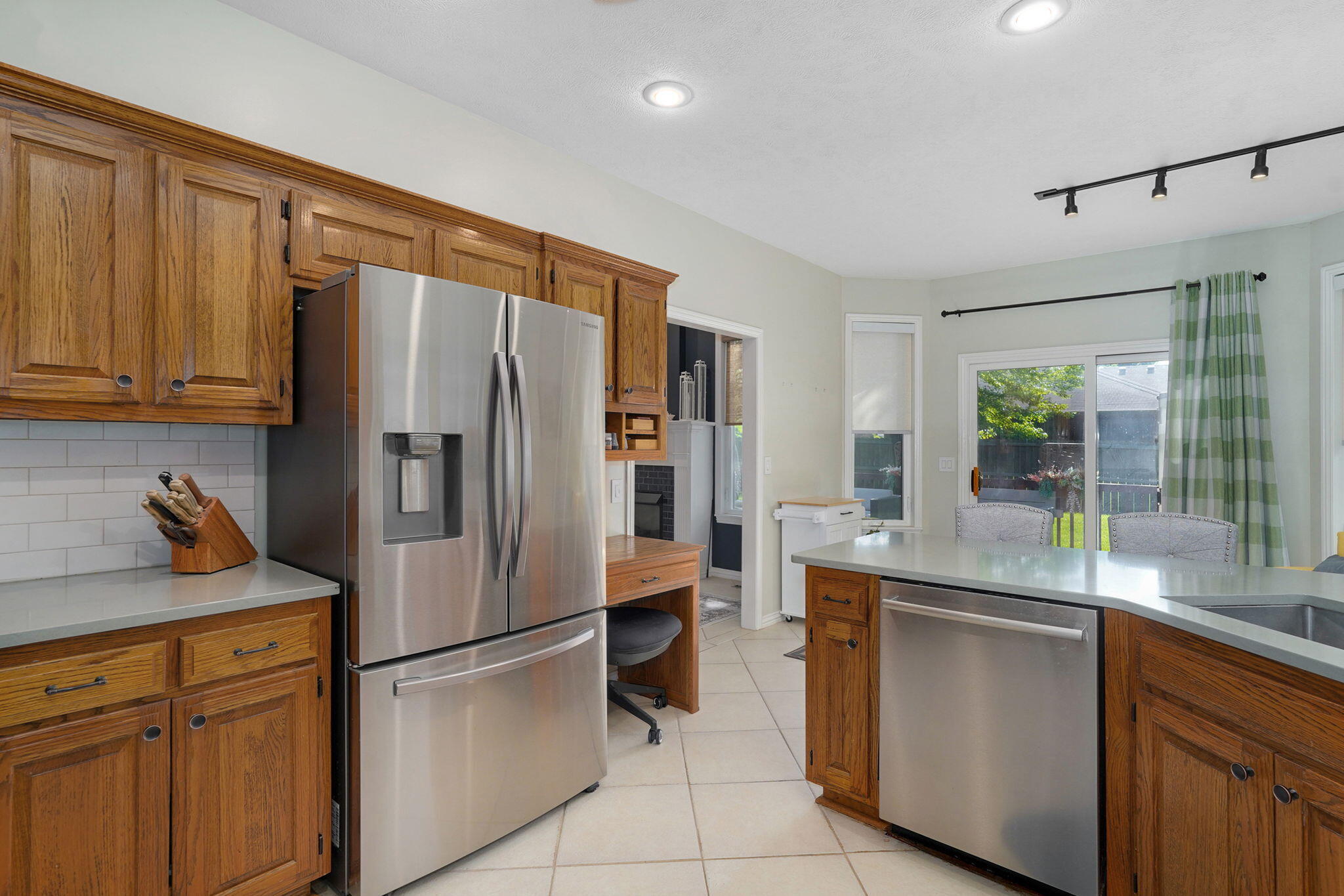 main property photo 24