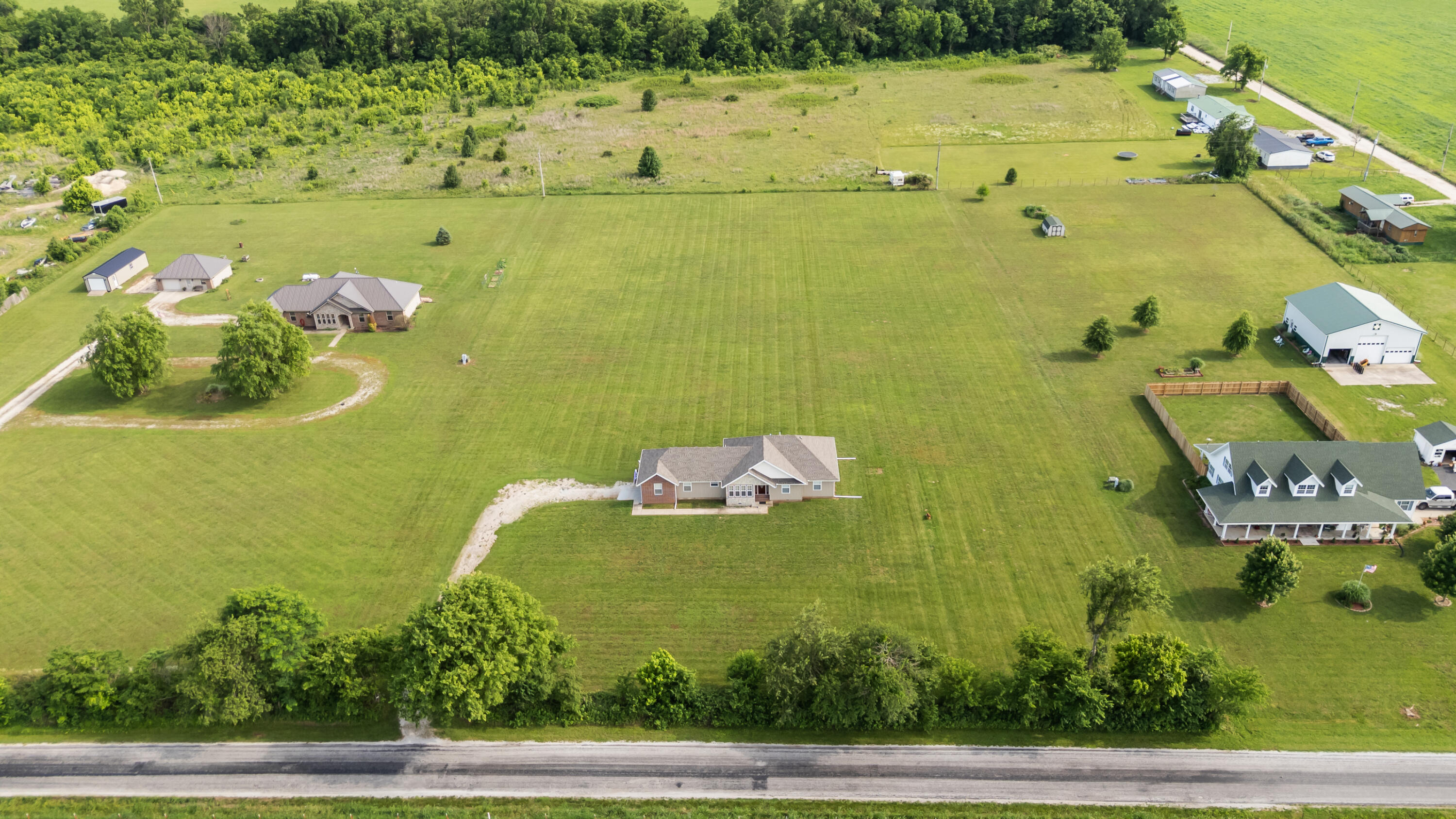 main property photo 7