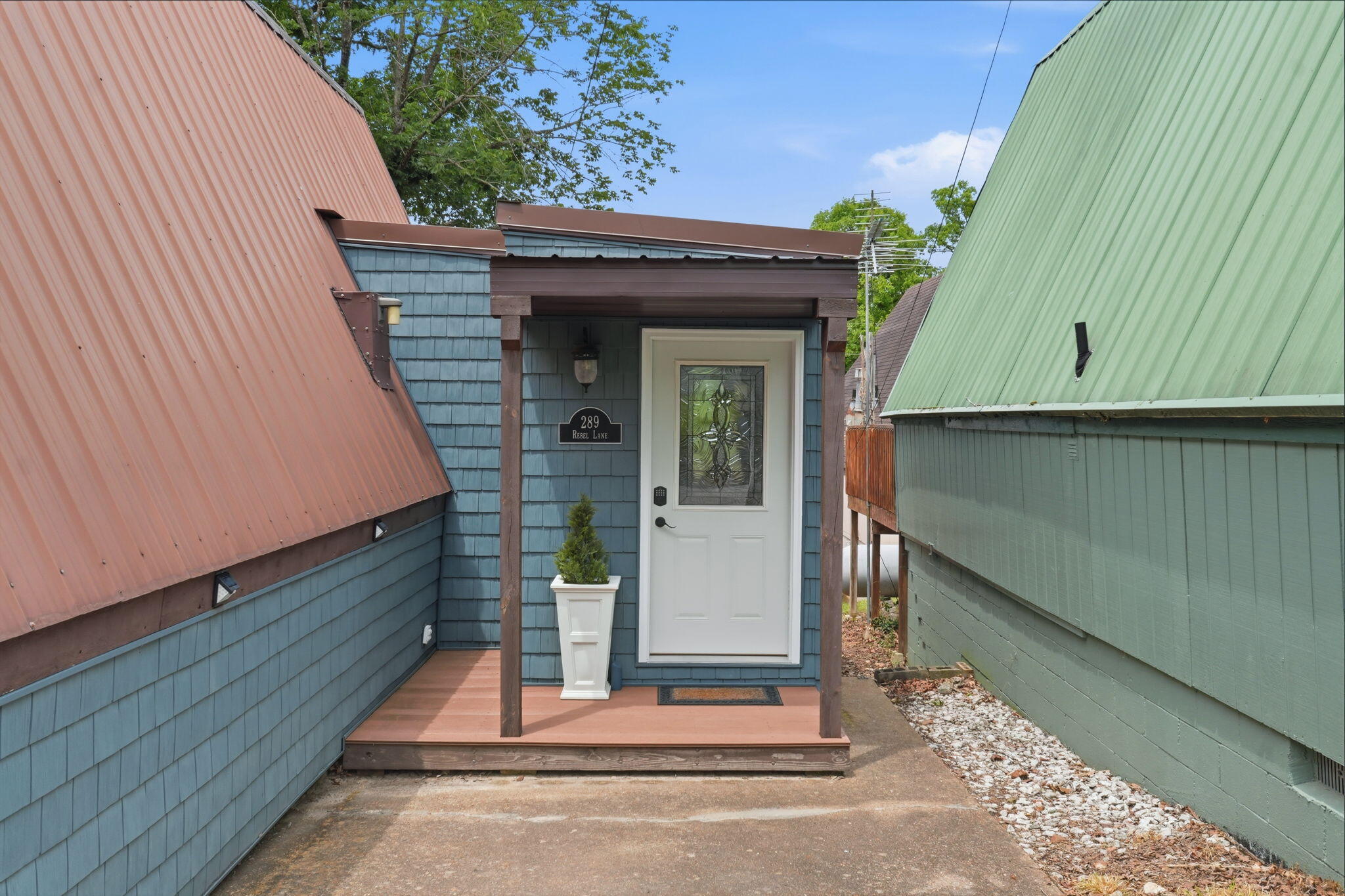 main property photo 32