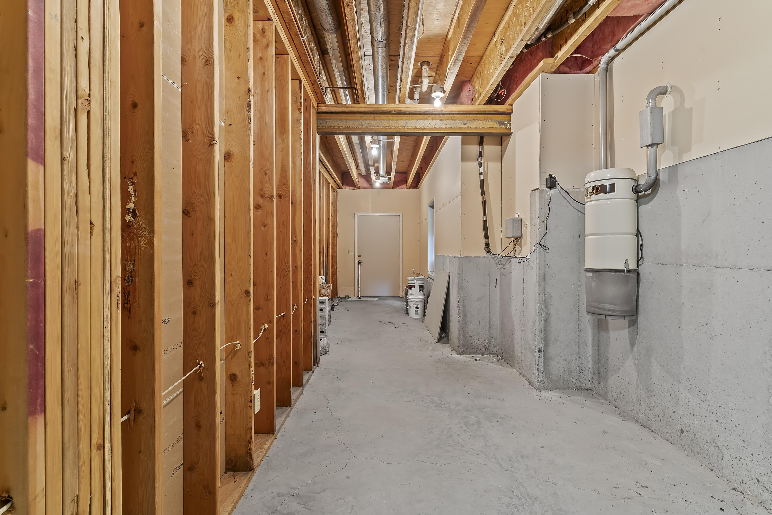 main property photo 79