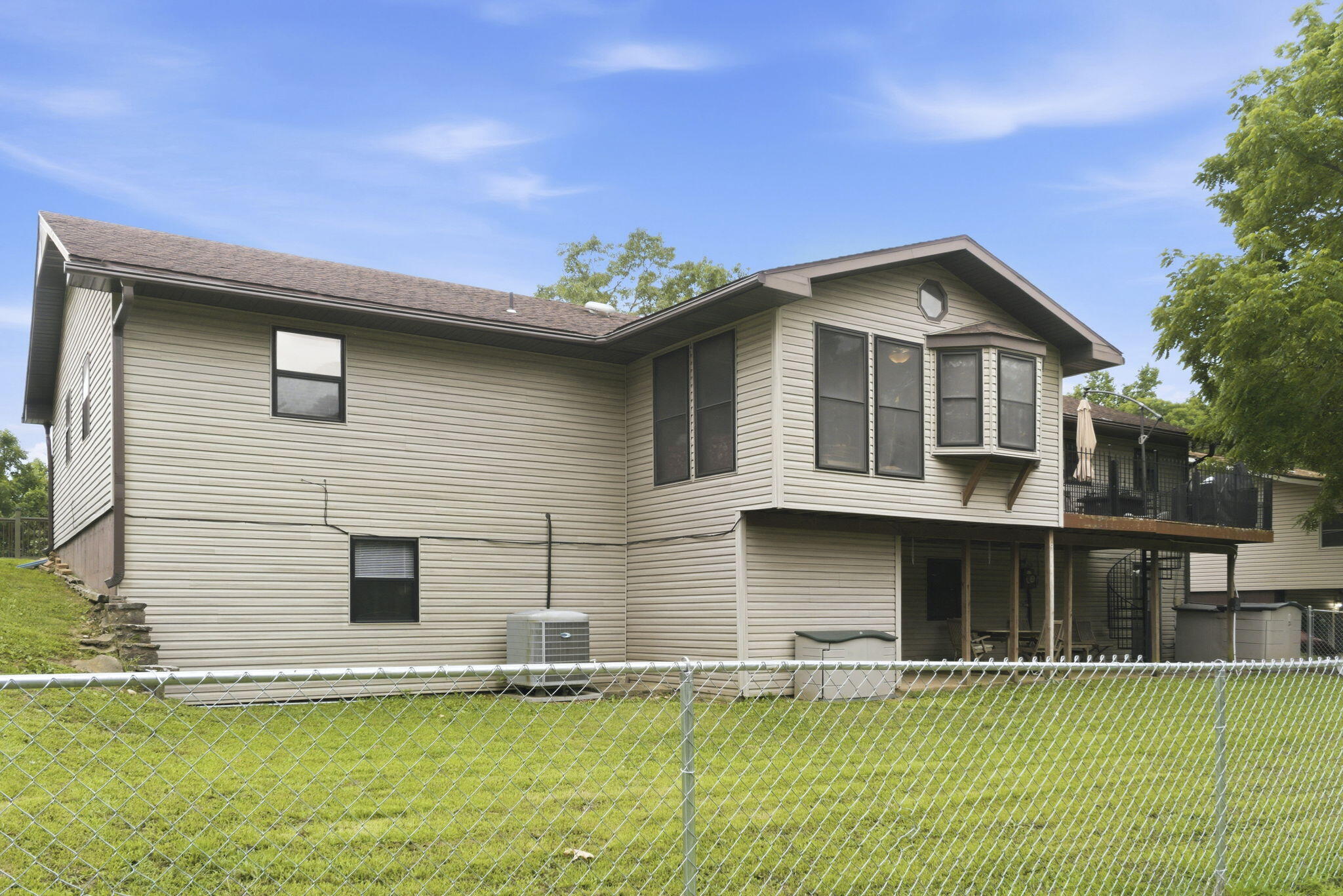 main property photo 23