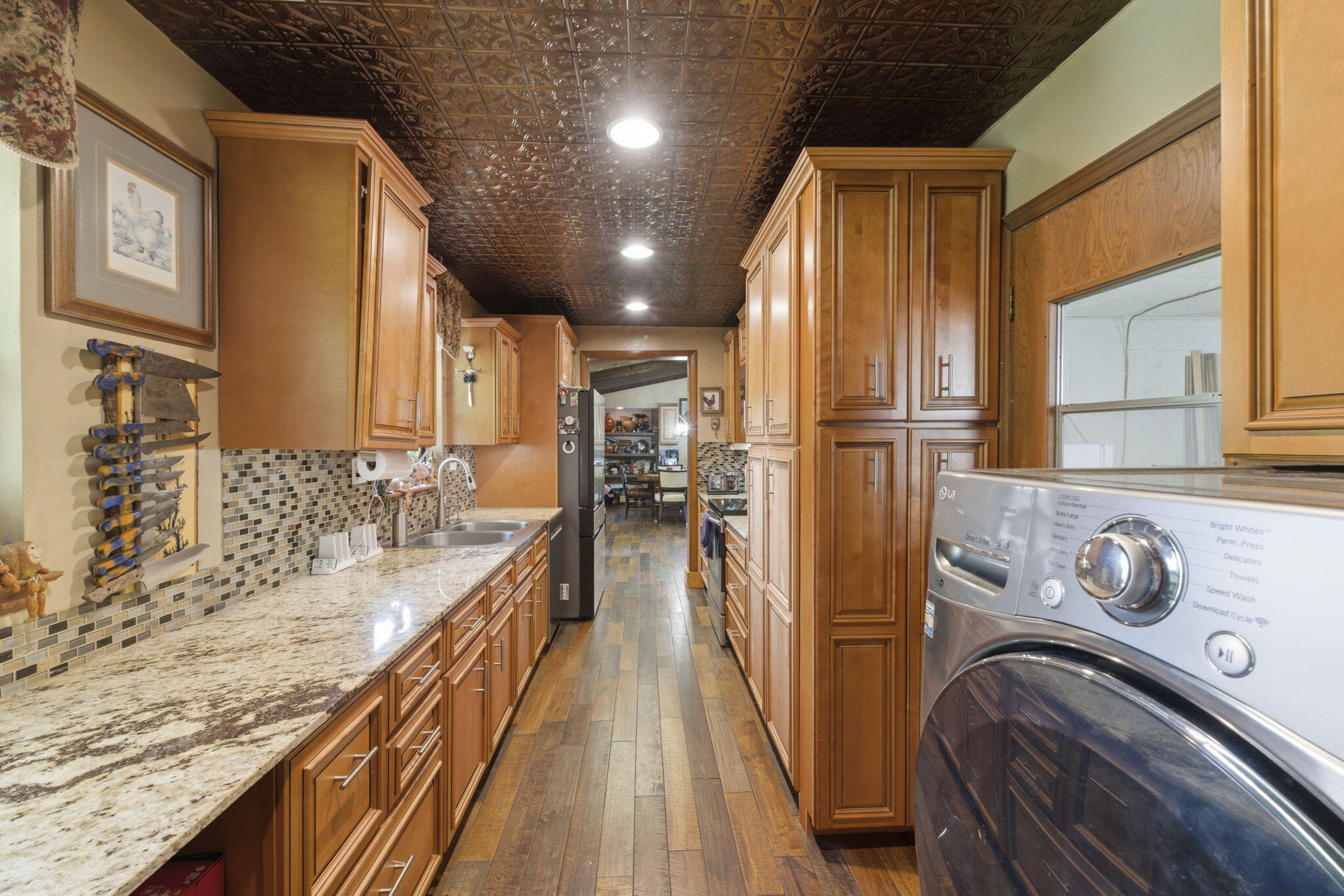 main property photo 9