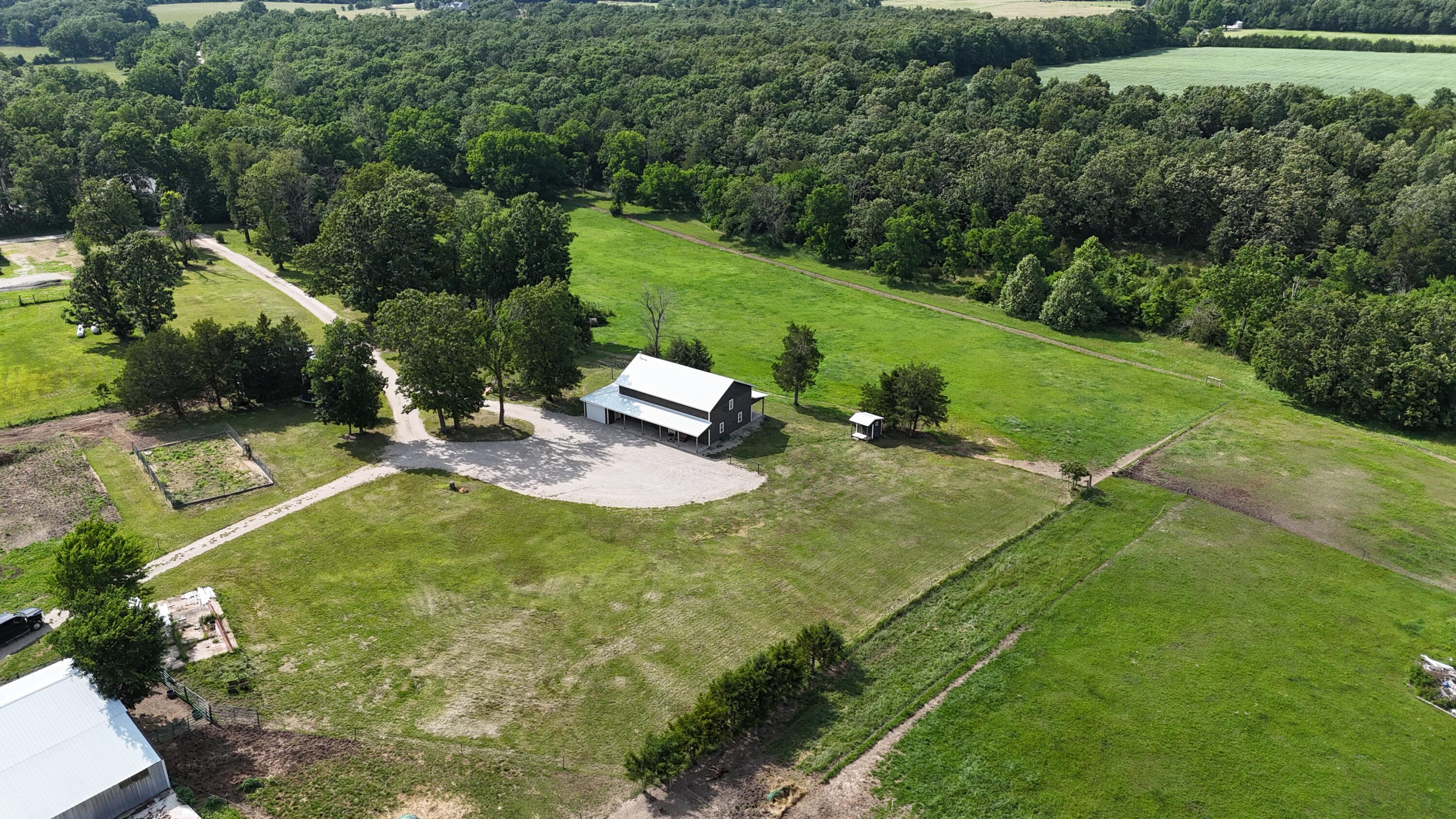 main property photo 30