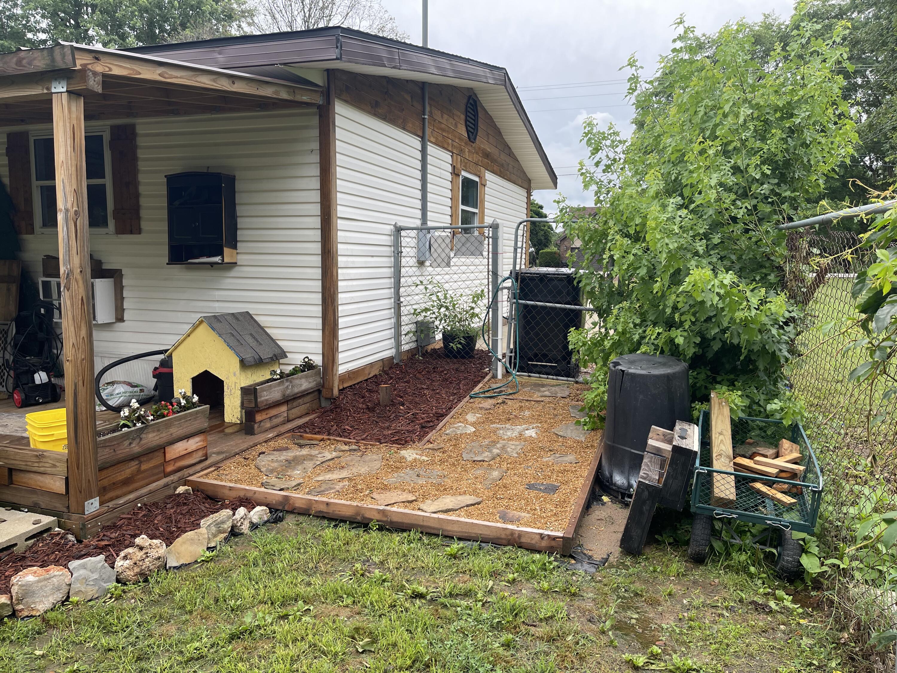 main property photo 67