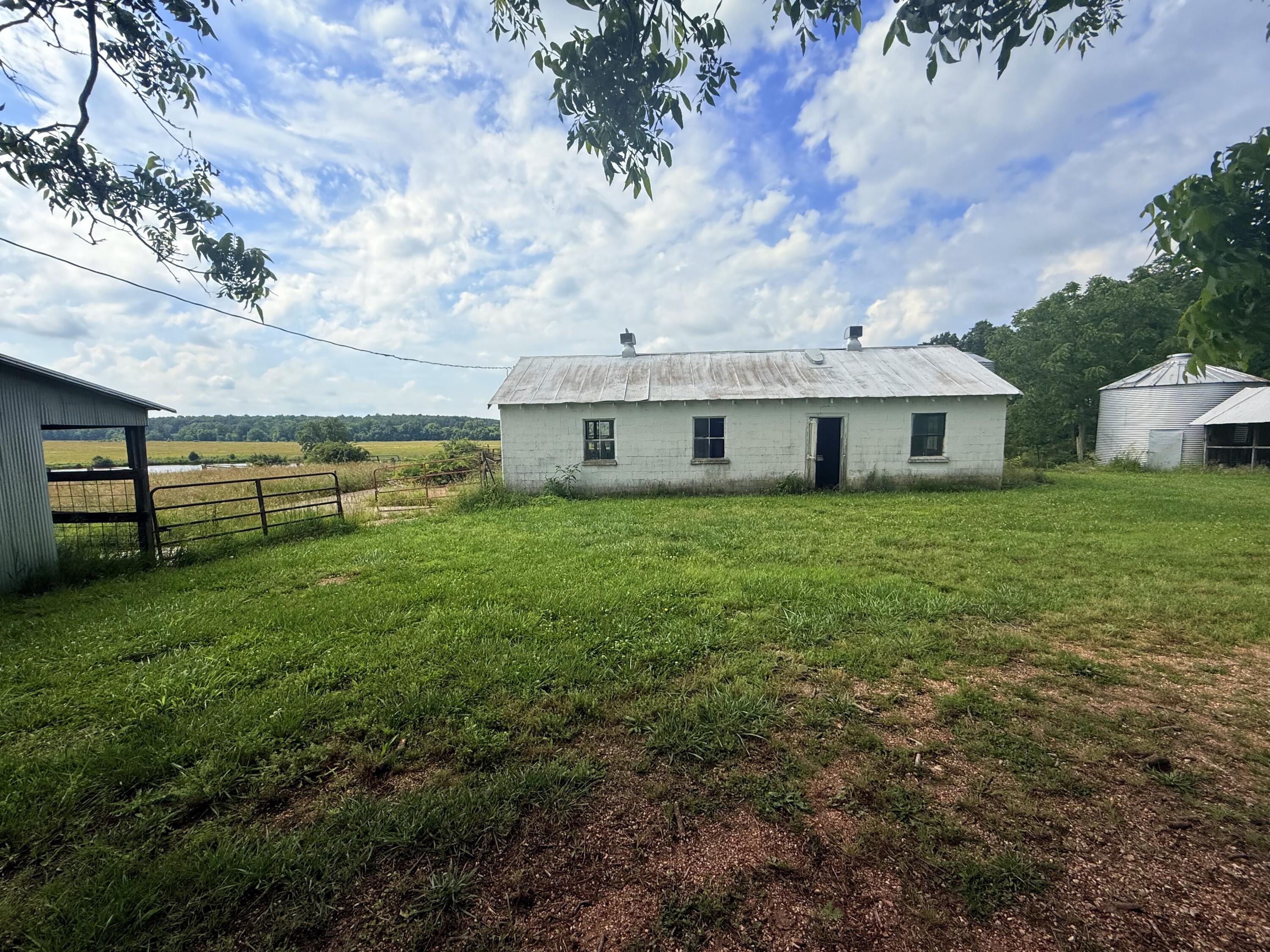 main property photo 22