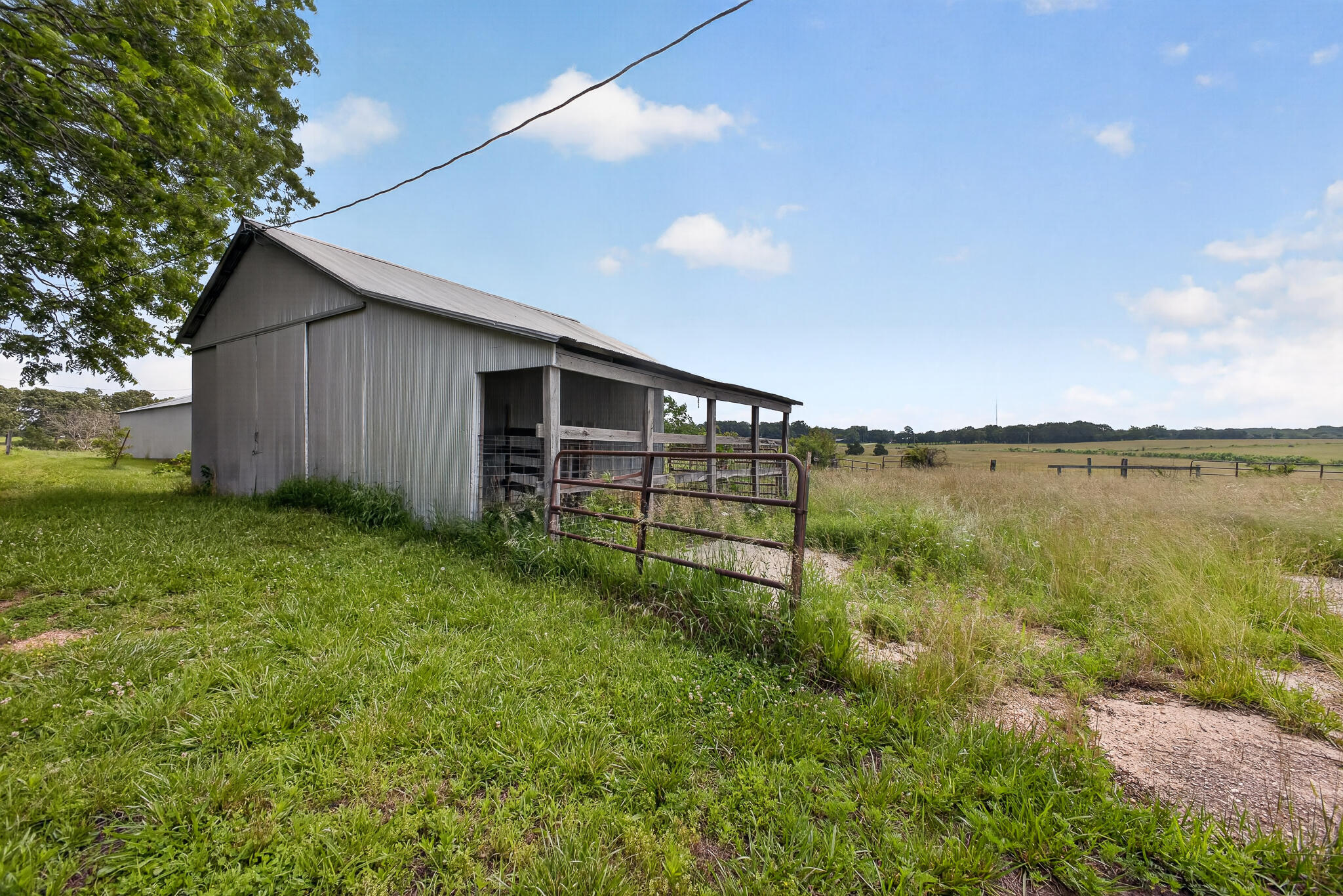 main property photo 30