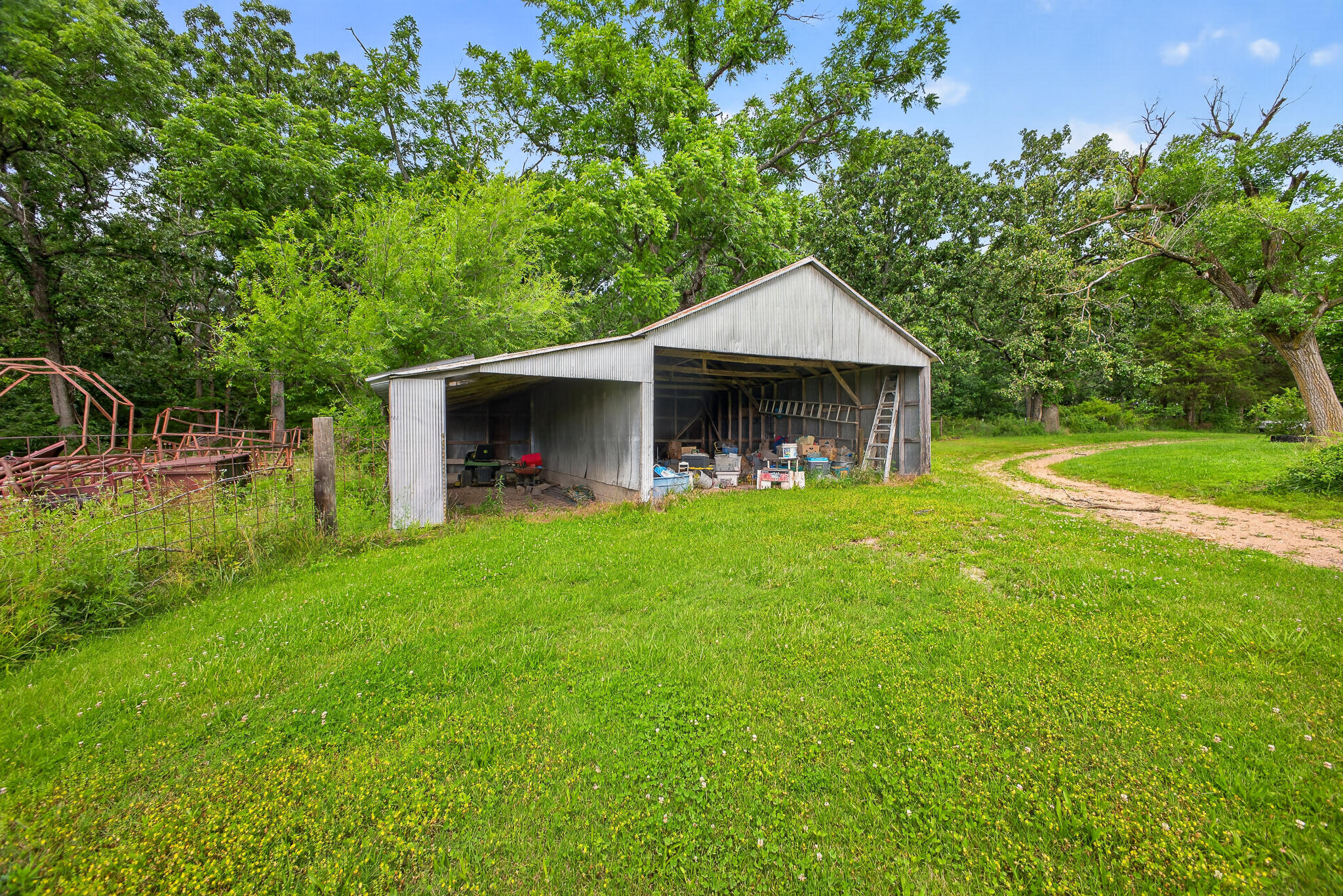 main property photo 38