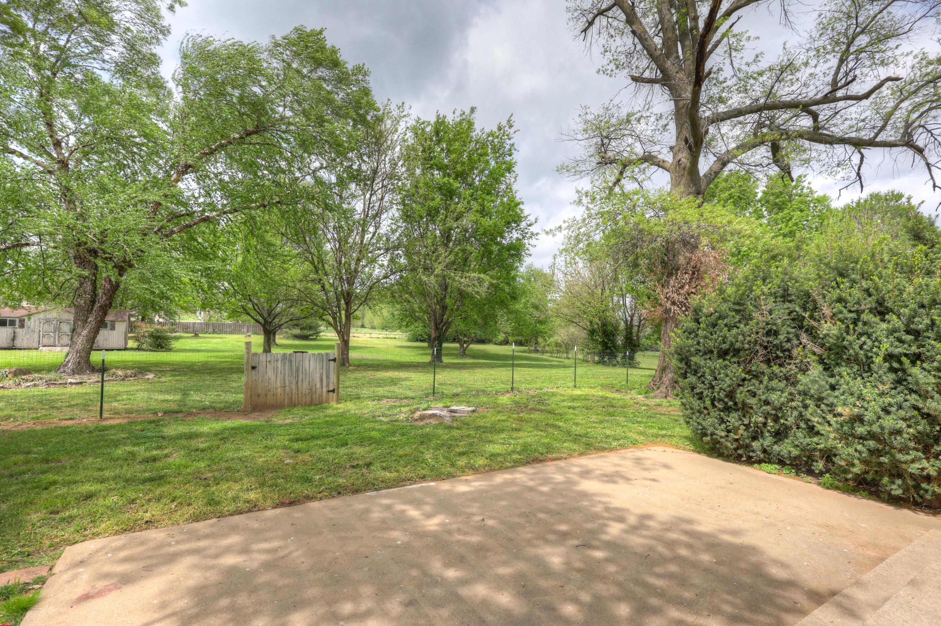 main property photo 11