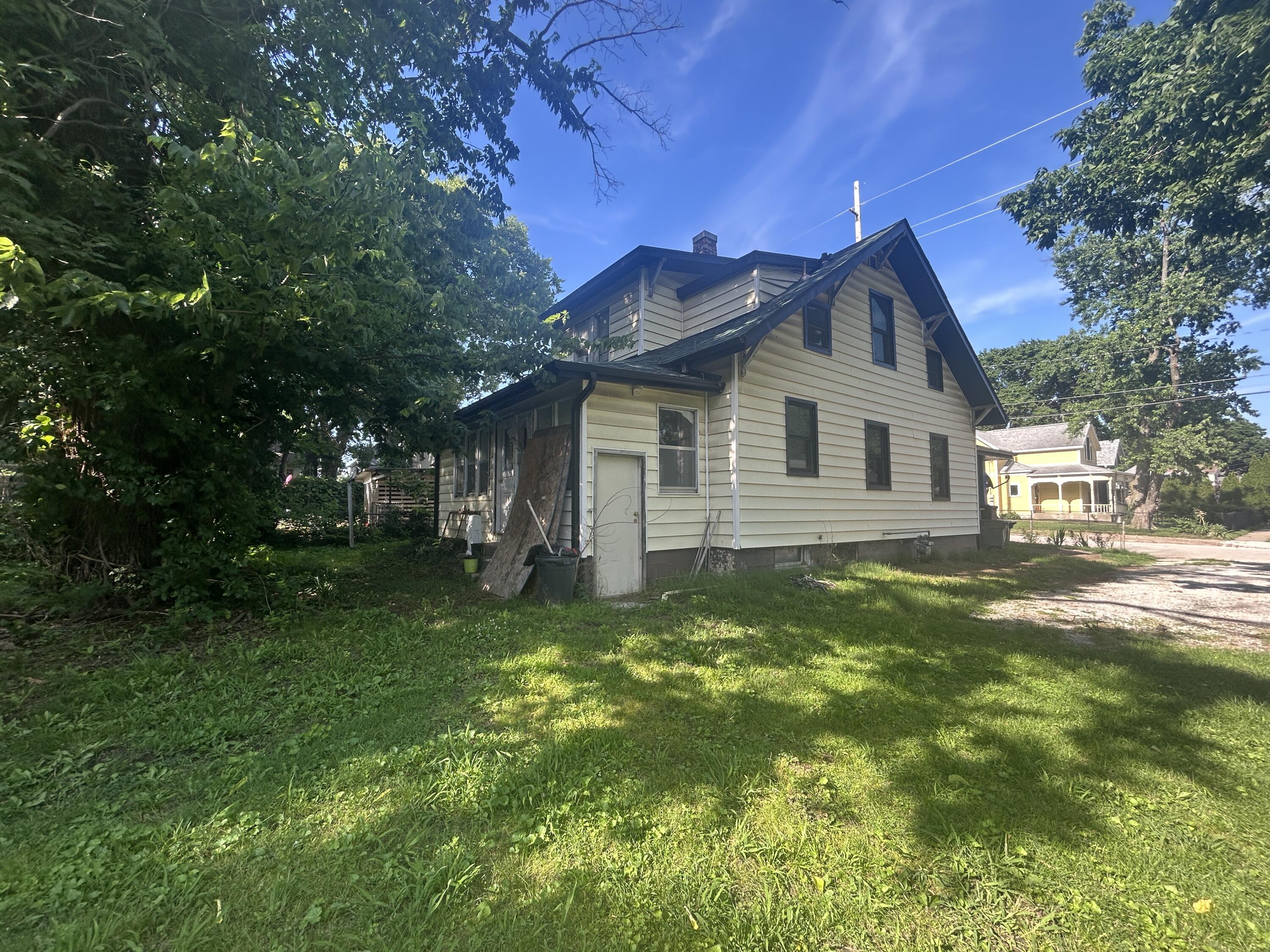main property photo 14