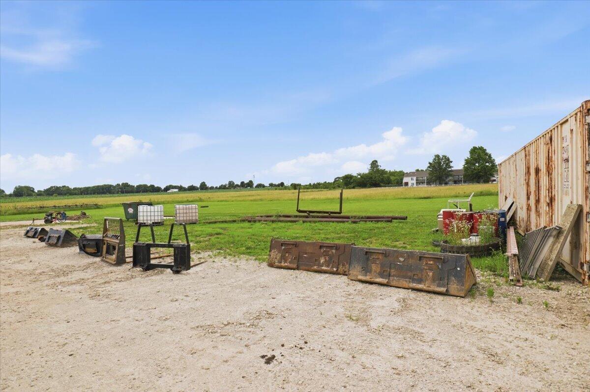 main property photo 33