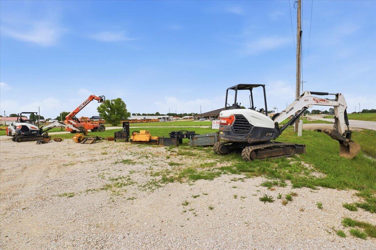 main property photo 37