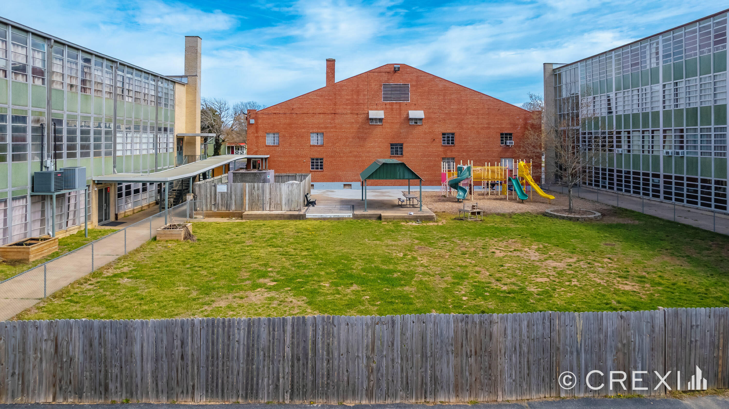 main property photo 10