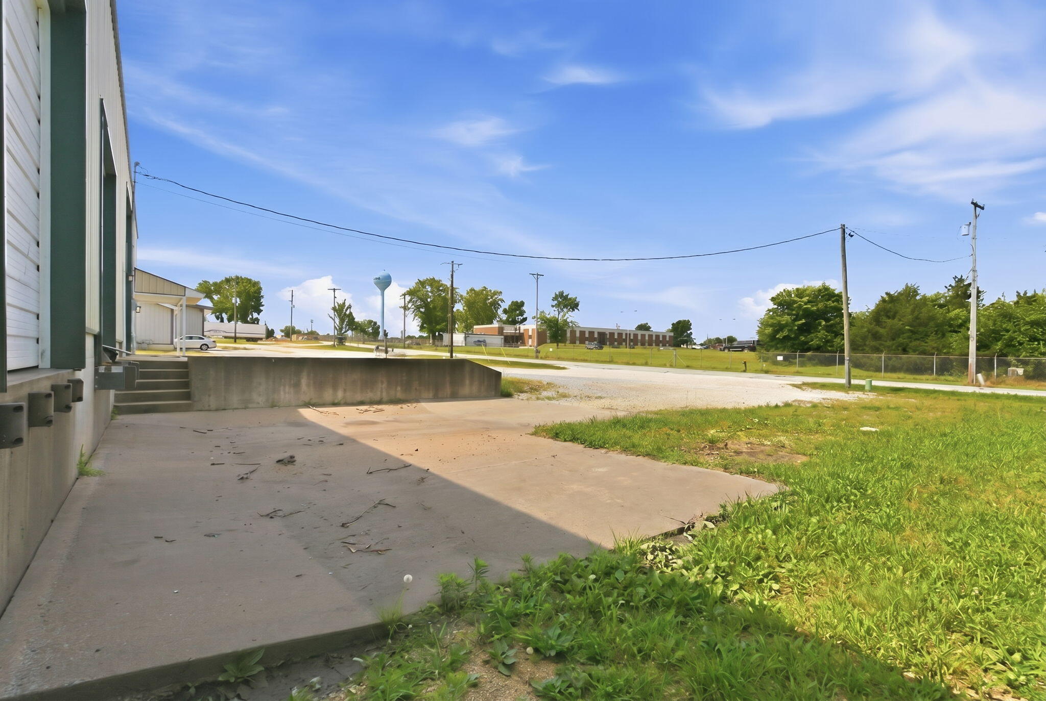 main property photo 30
