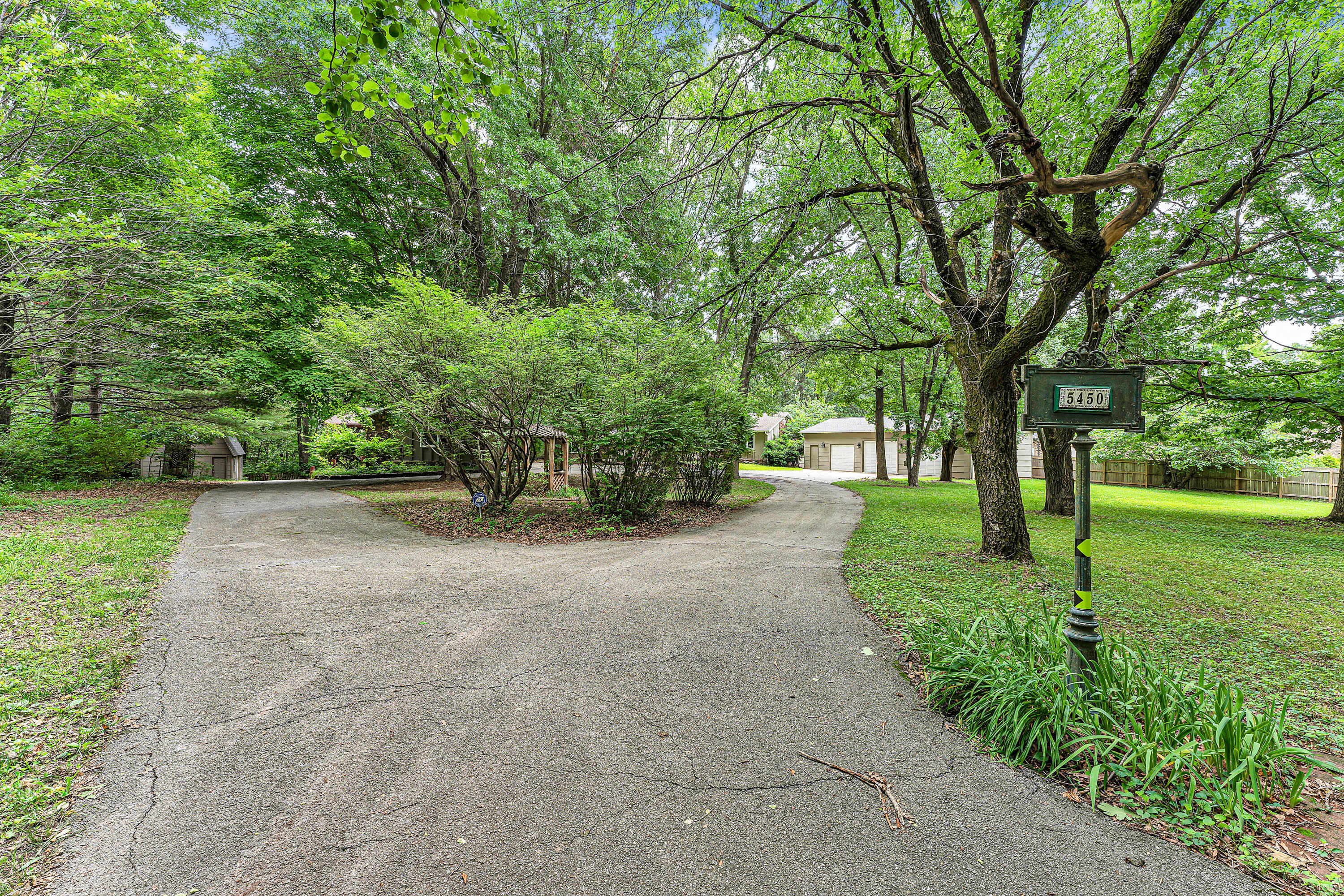 main property photo 5
