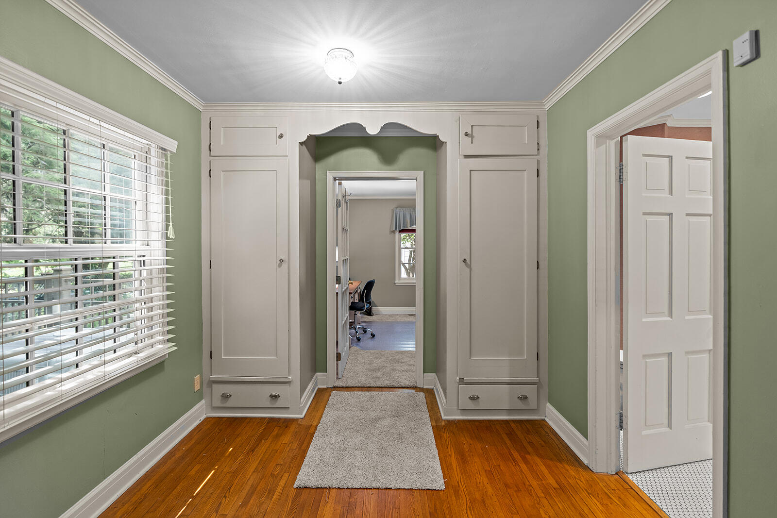 main property photo 28