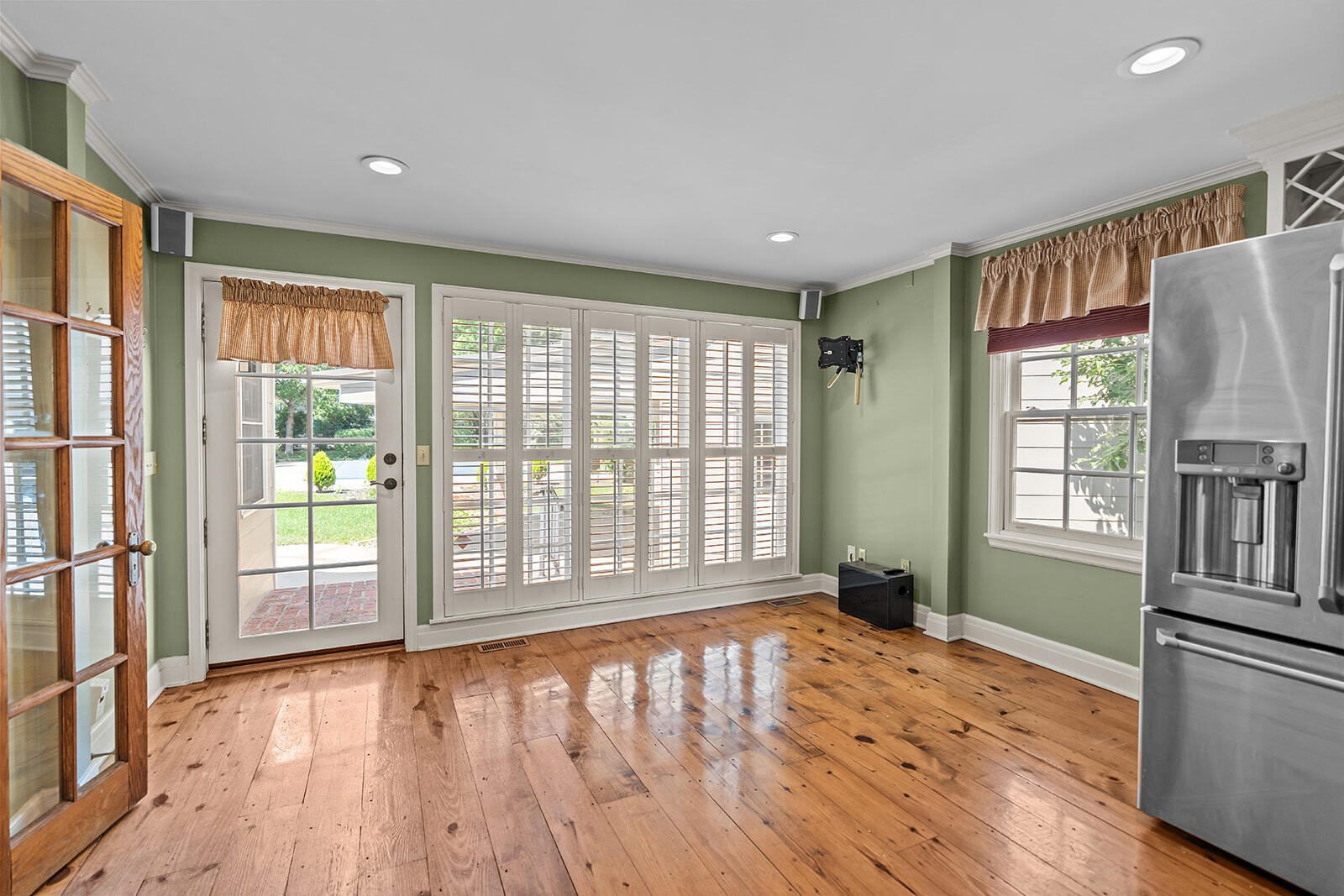 main property photo 41