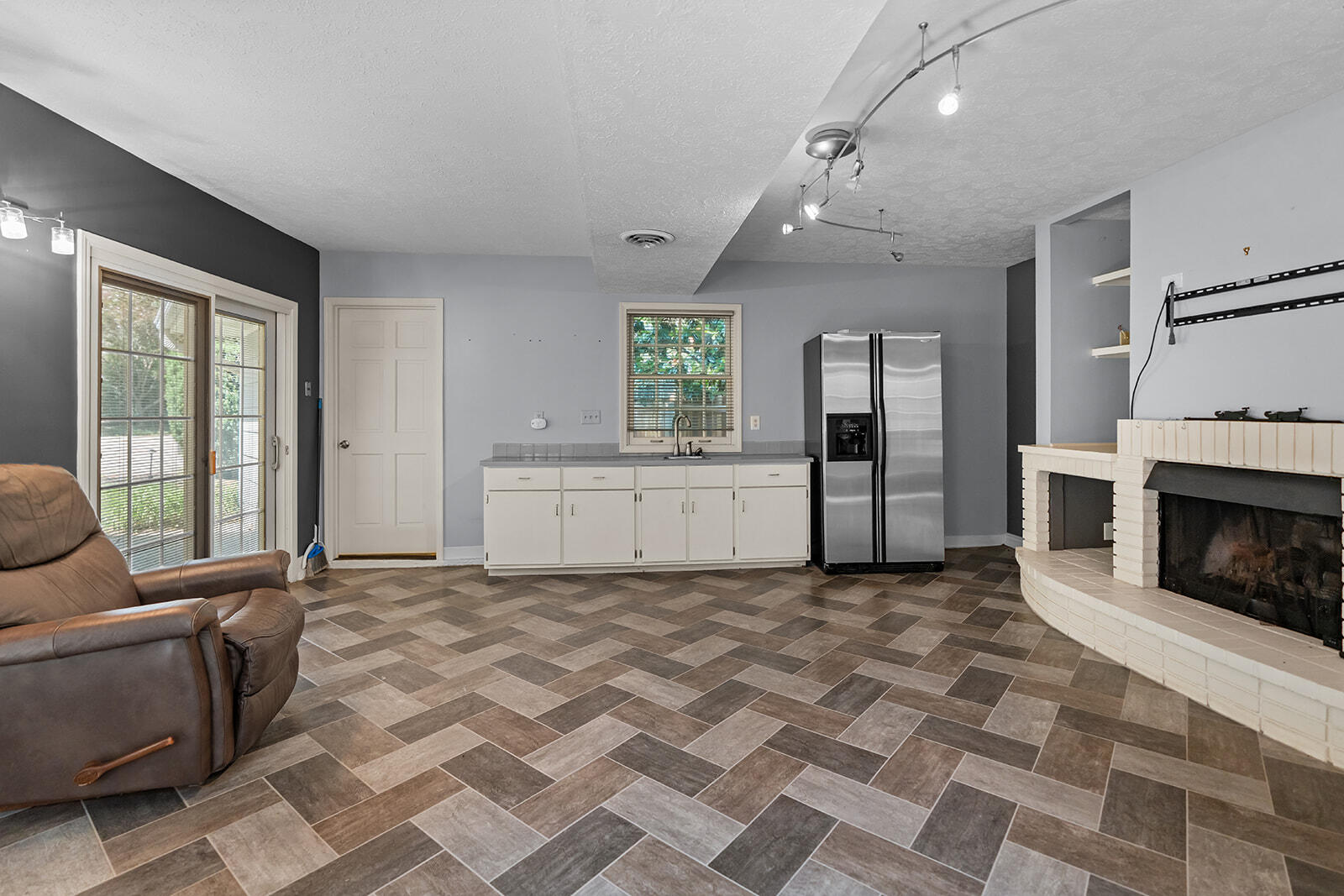 main property photo 59