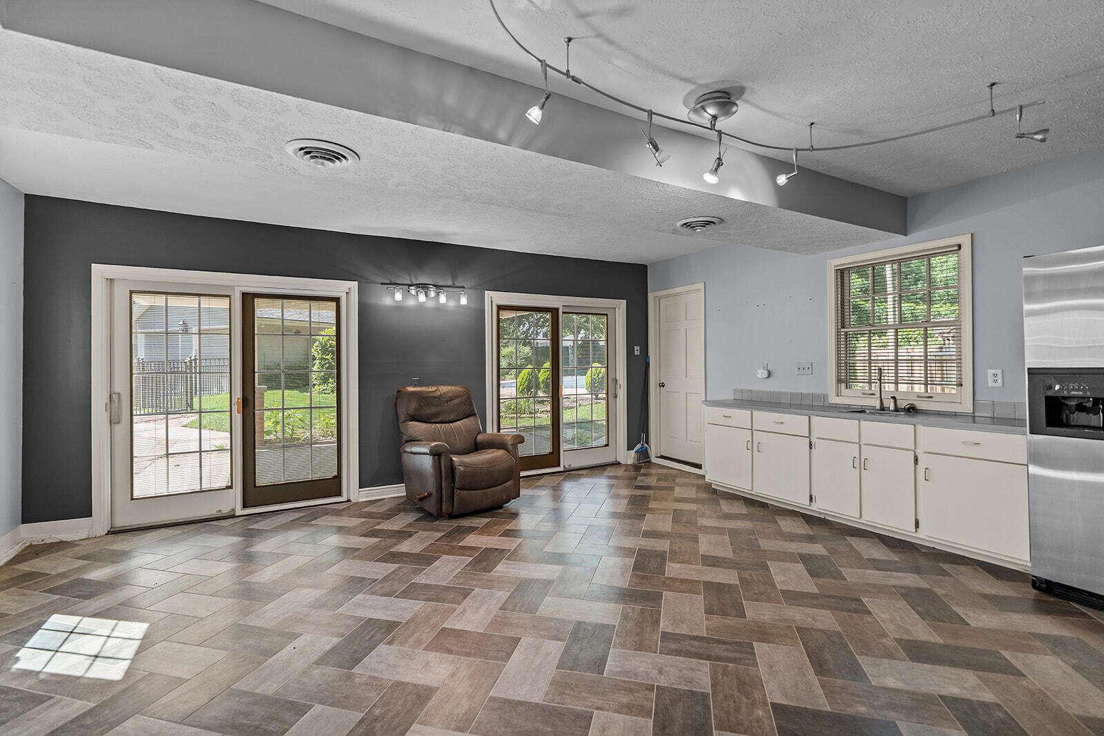 main property photo 60