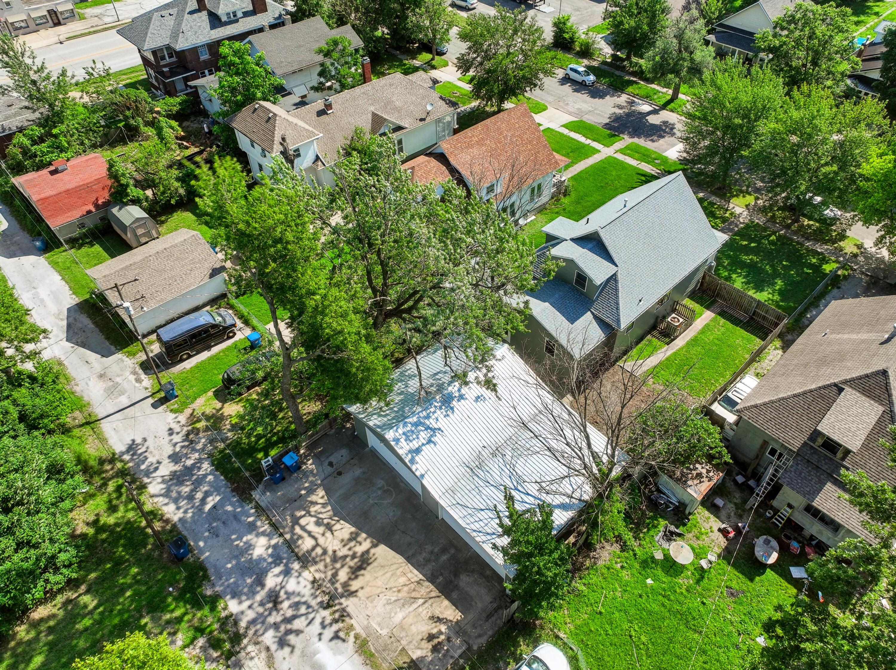 main property photo 40