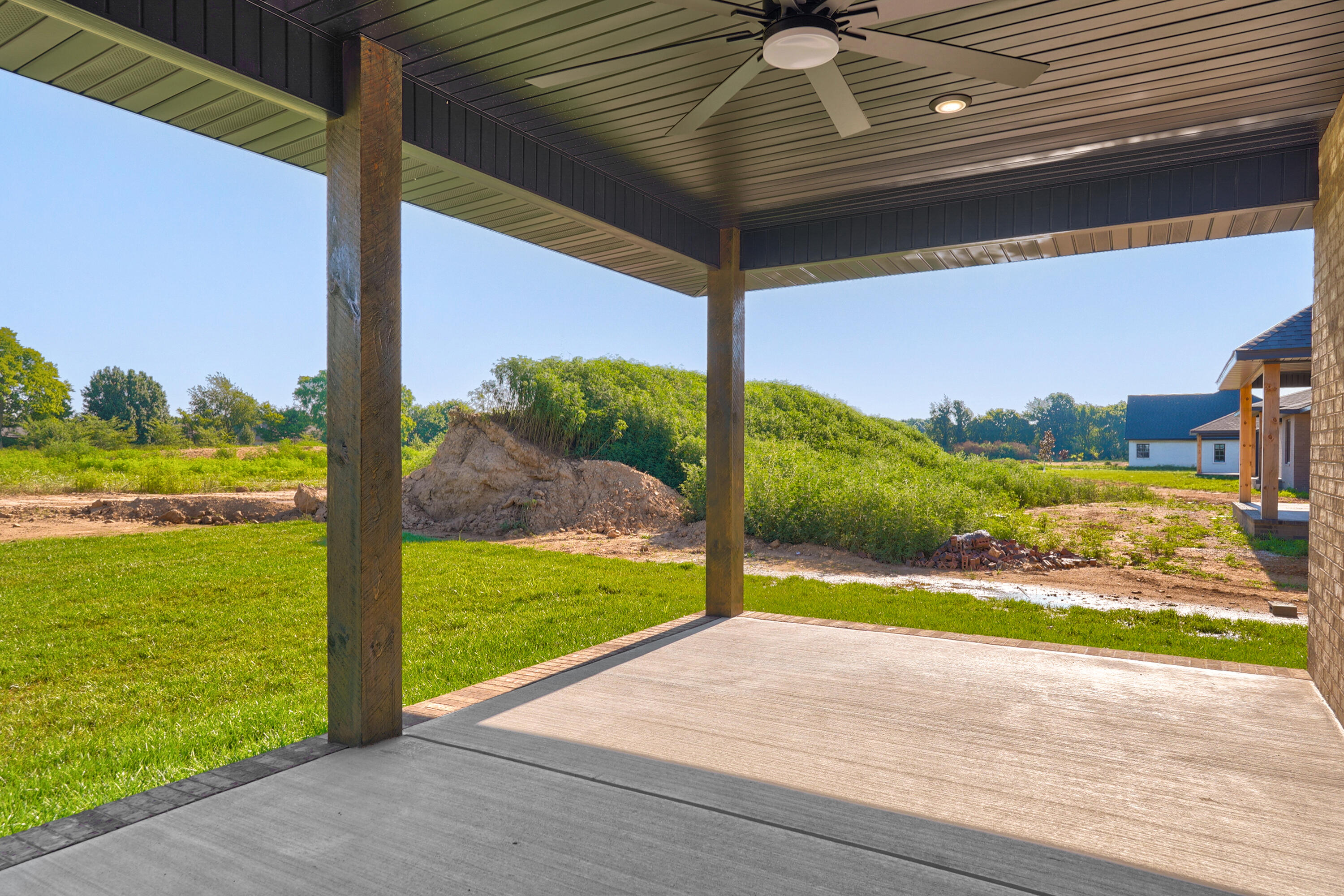 main property photo 41