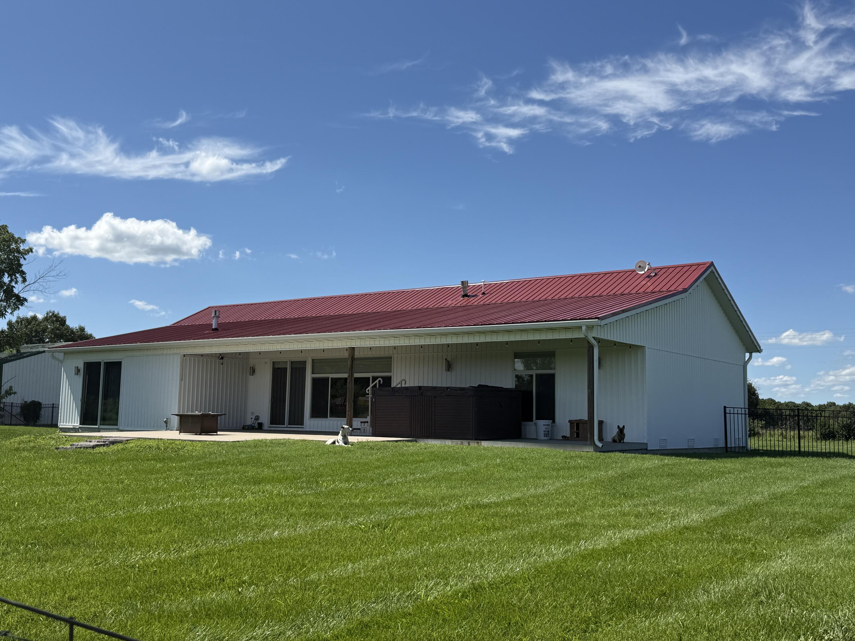 main property photo 10