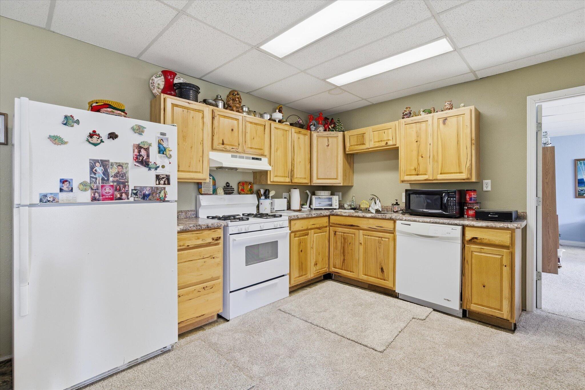 main property photo 90