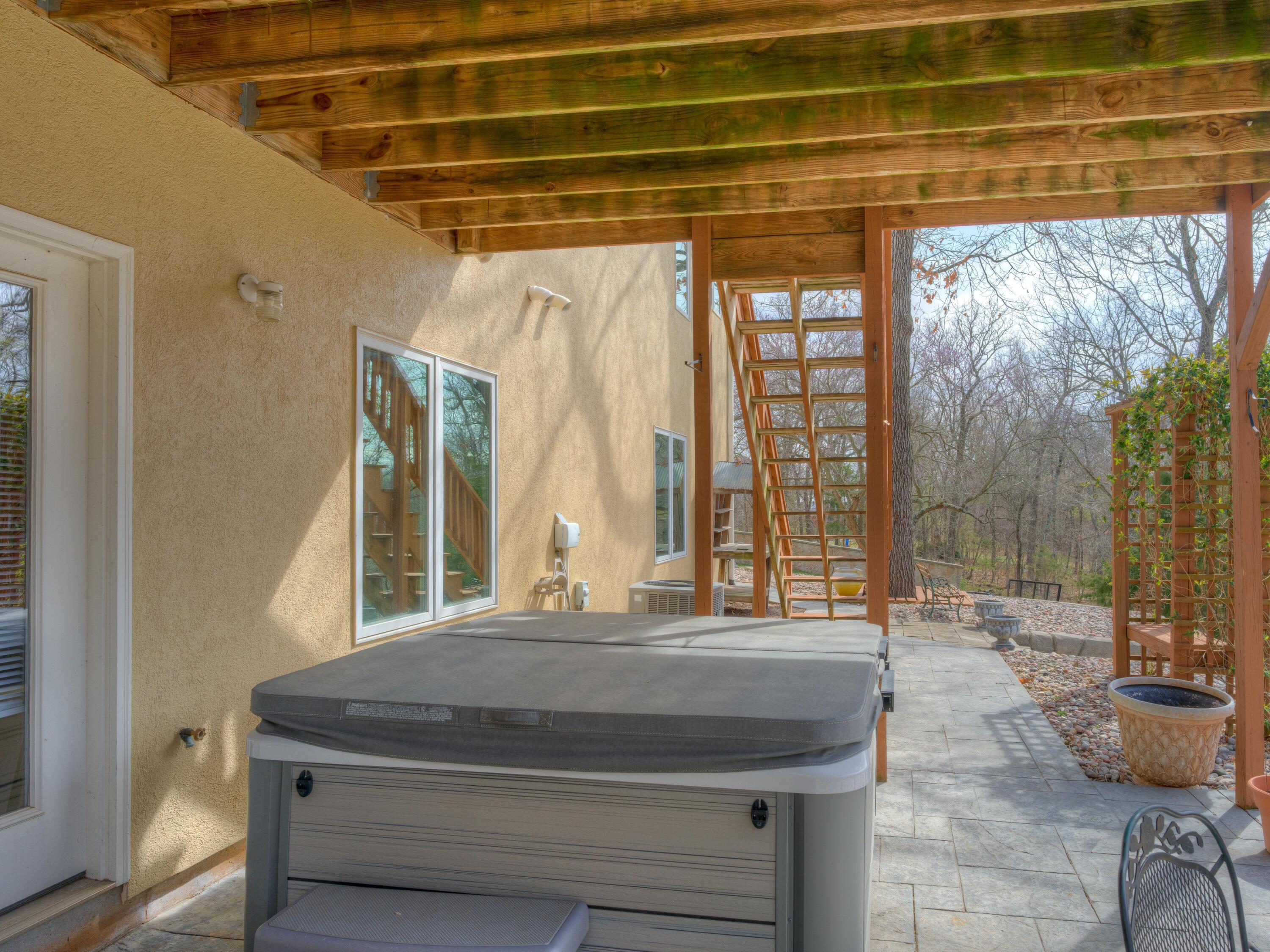main property photo 10