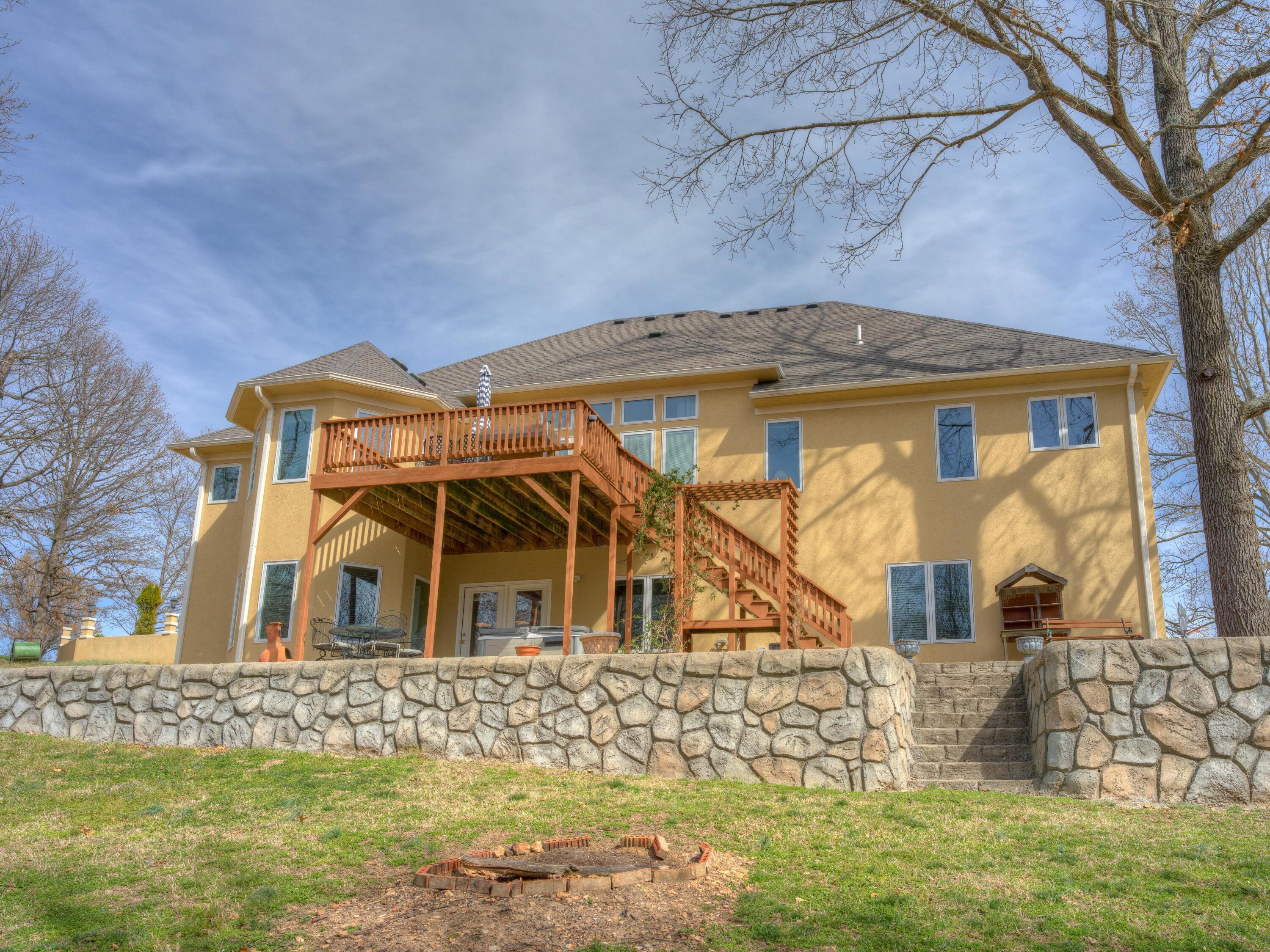 main property photo 6