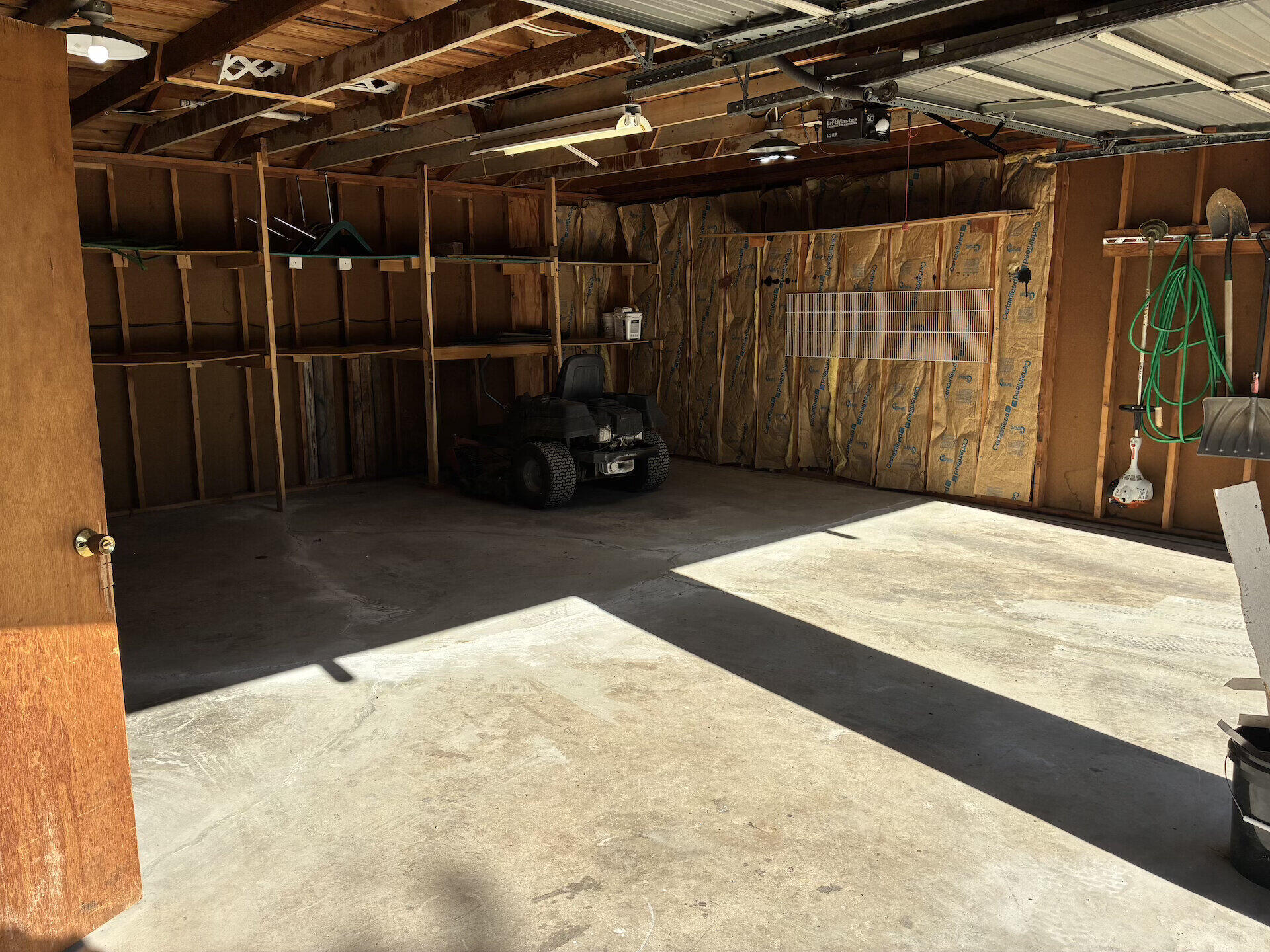 main property photo 41