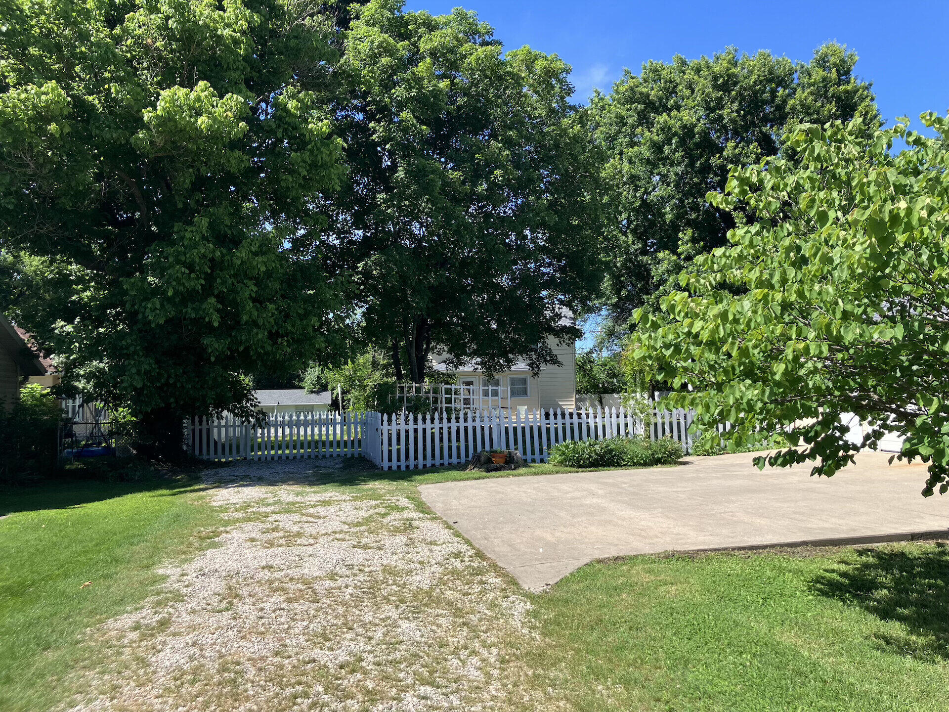 main property photo 47