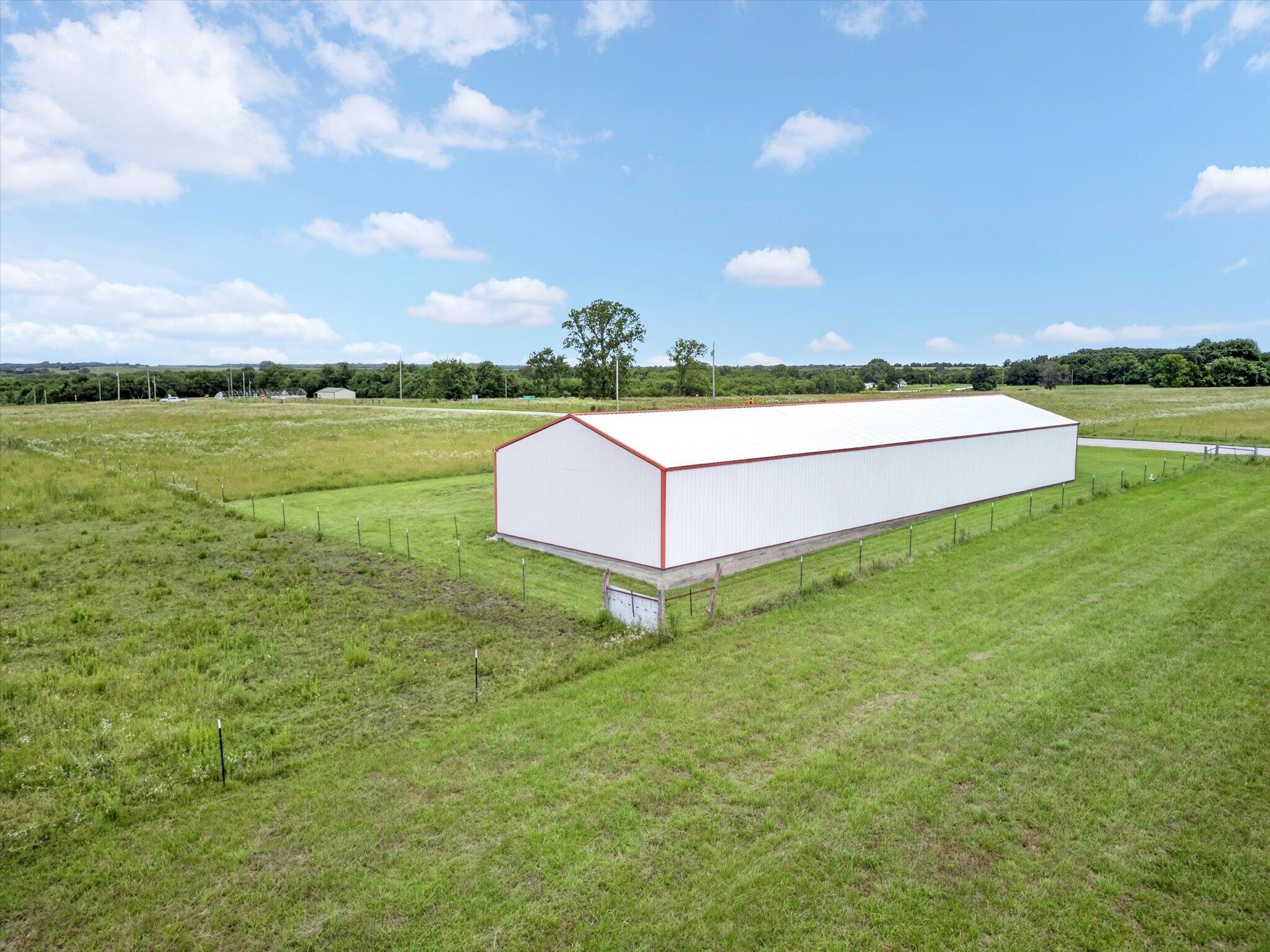 main property photo 11