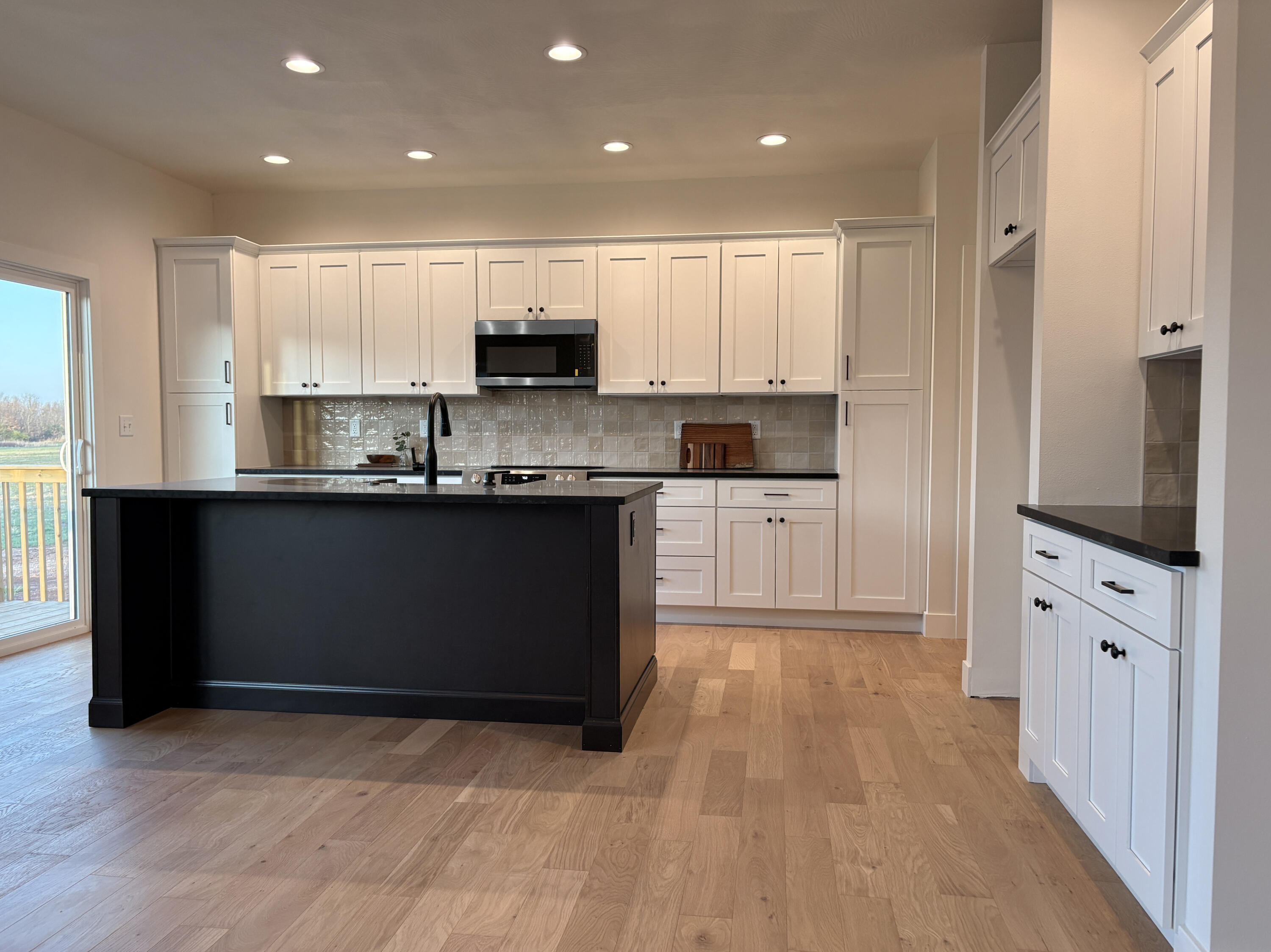 main property photo 13