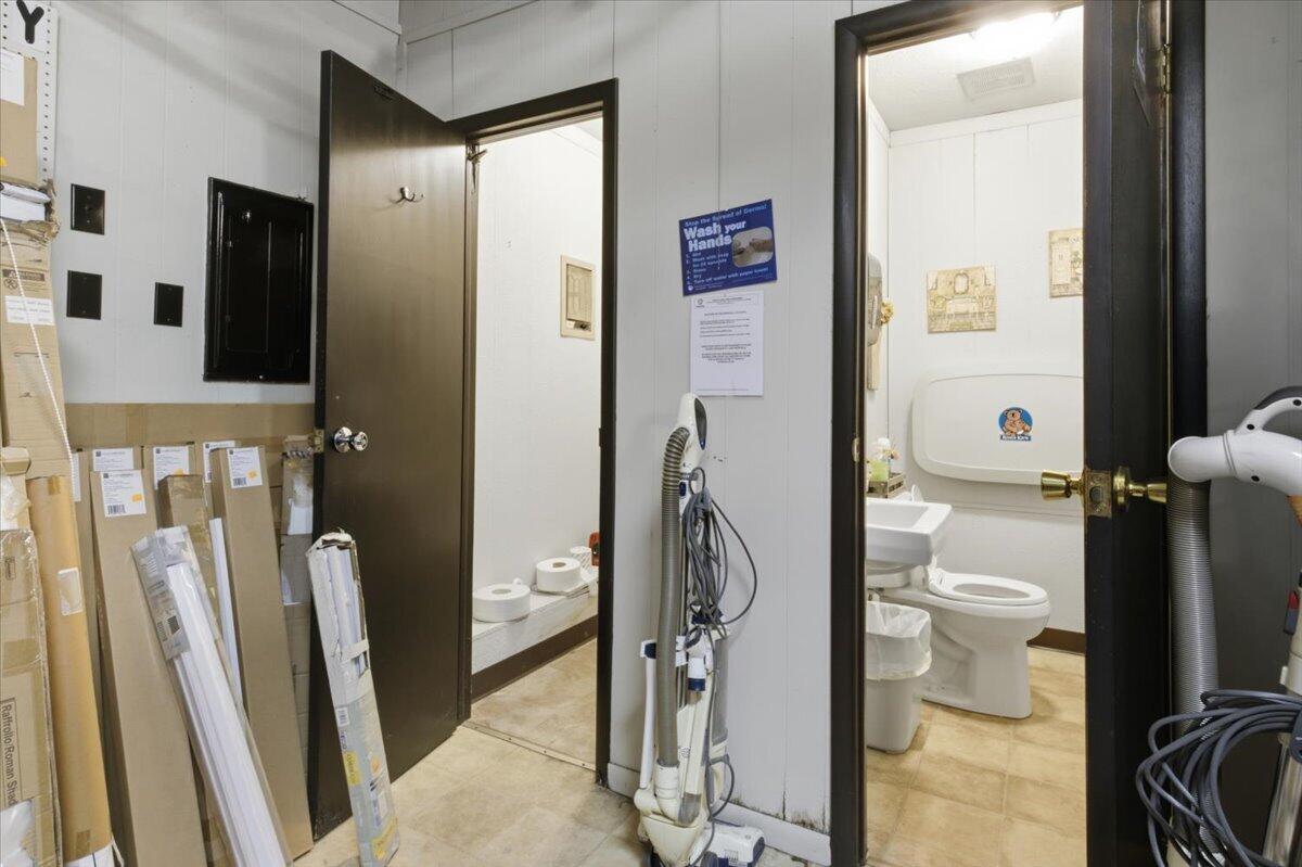main property photo 60