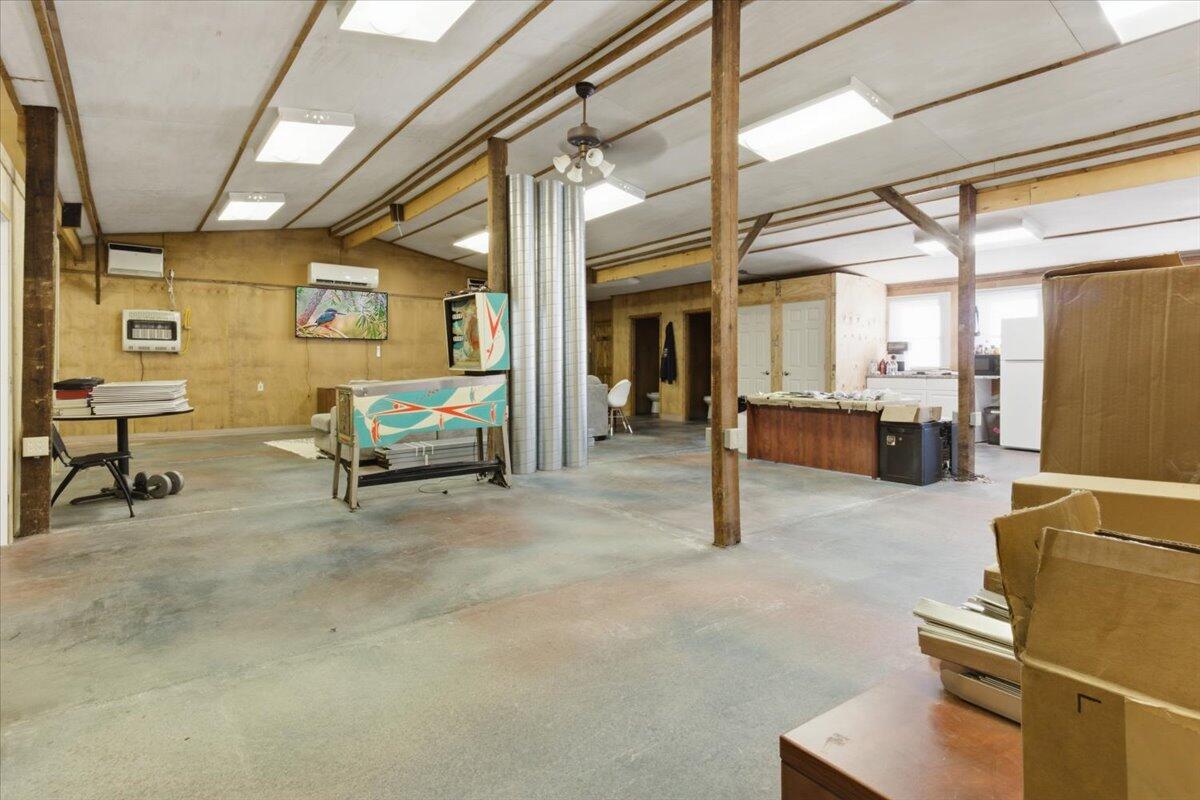 main property photo 78
