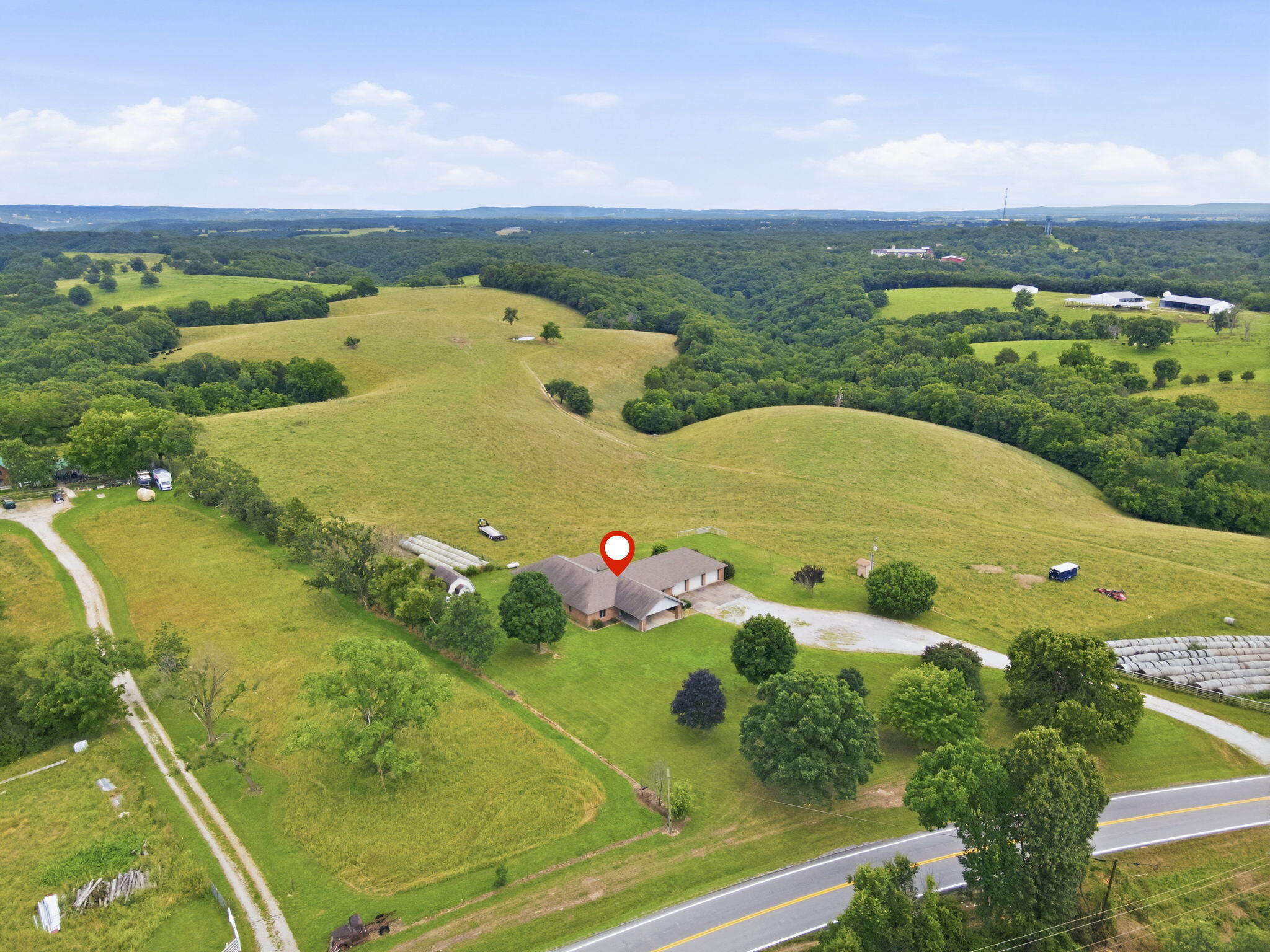 main property photo 28