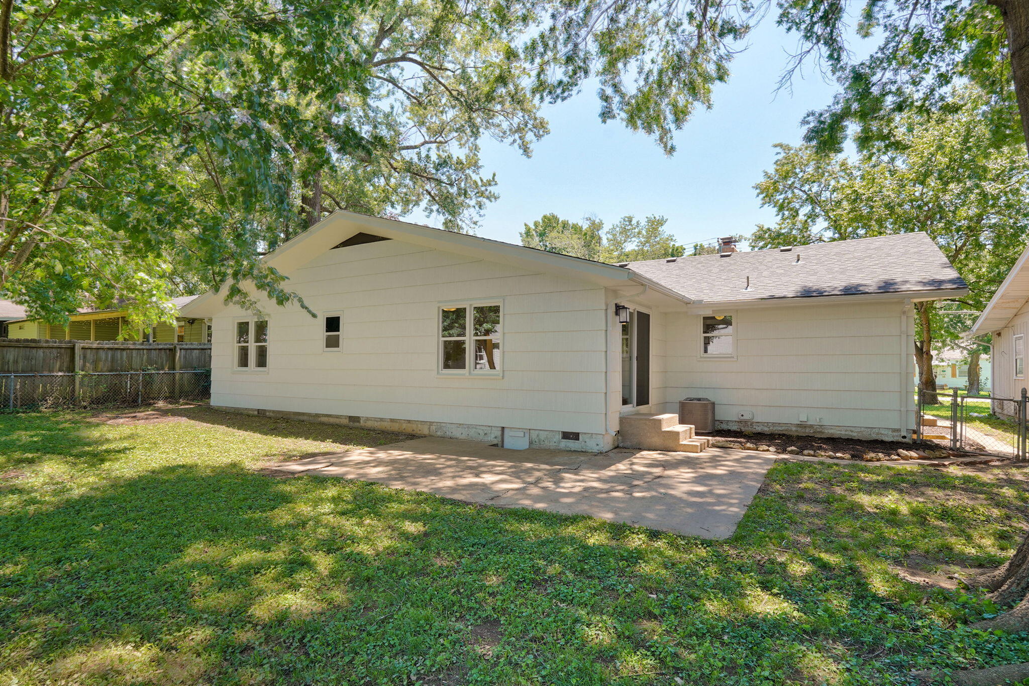 main property photo 27