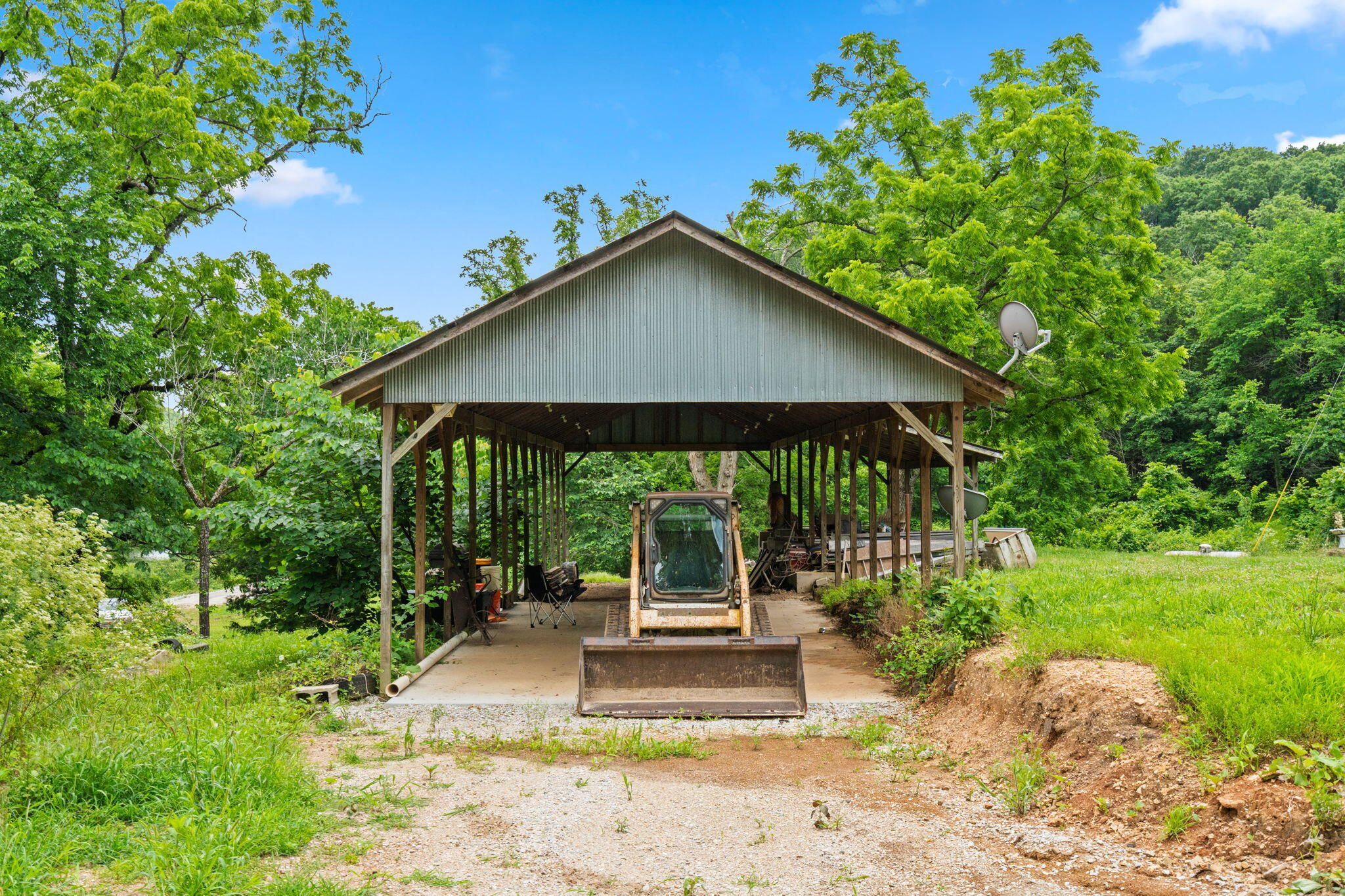 main property photo 6