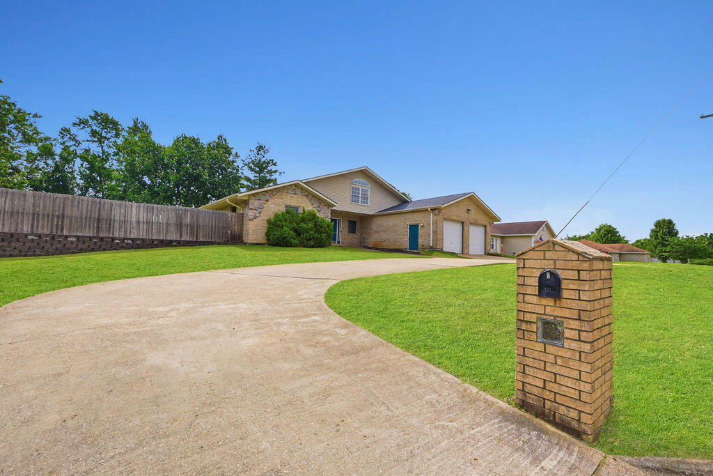 main property photo 3