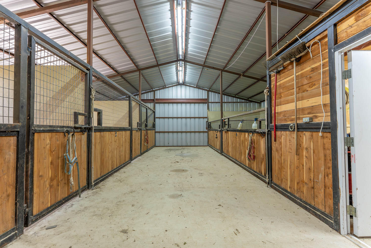 main property photo 79