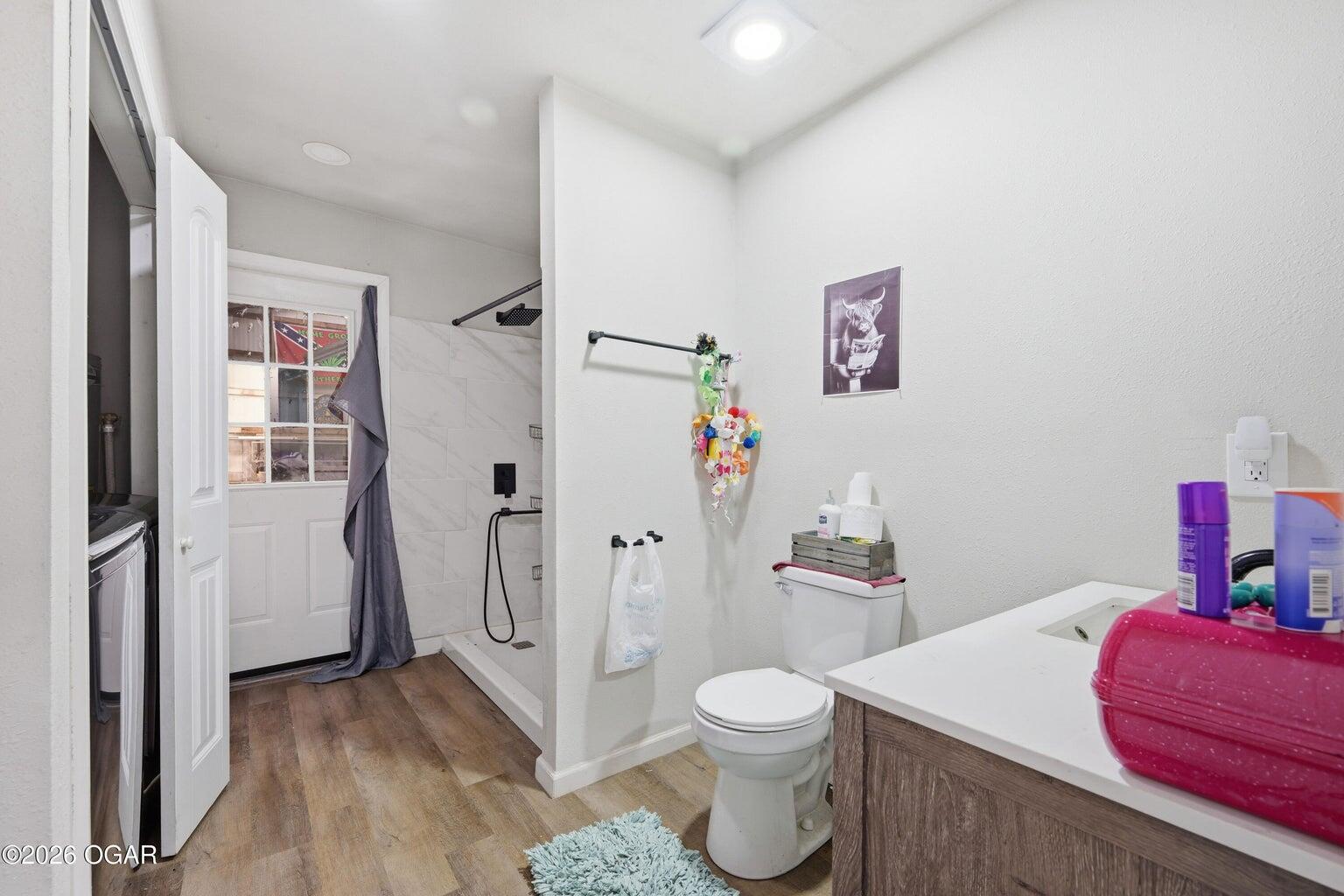 main property photo 16